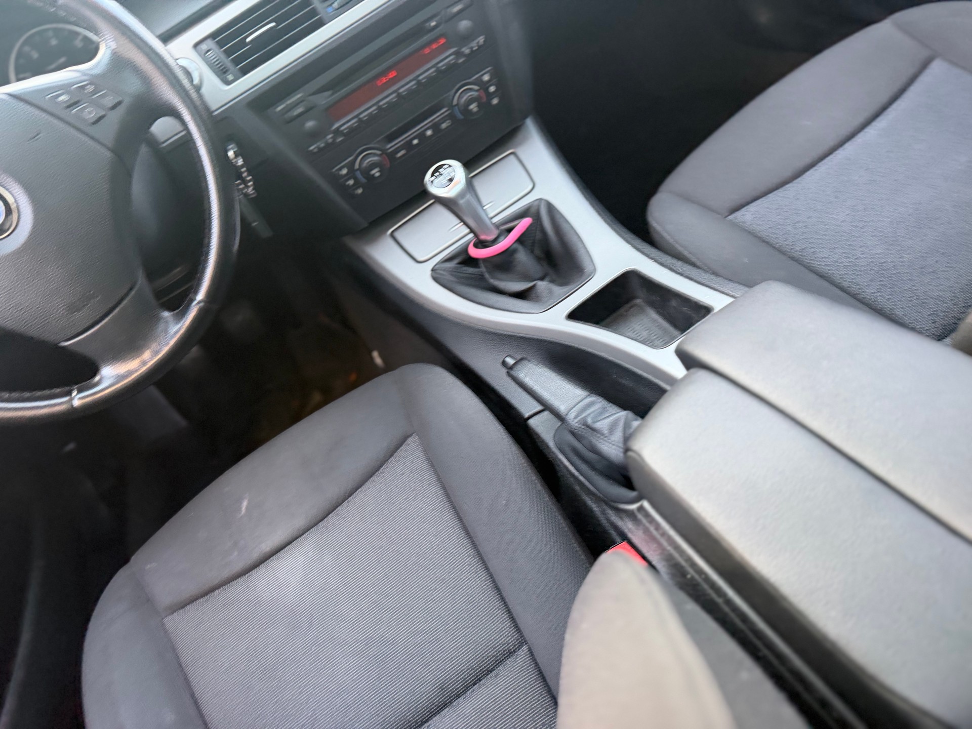 BMW 320i Touring-image-7