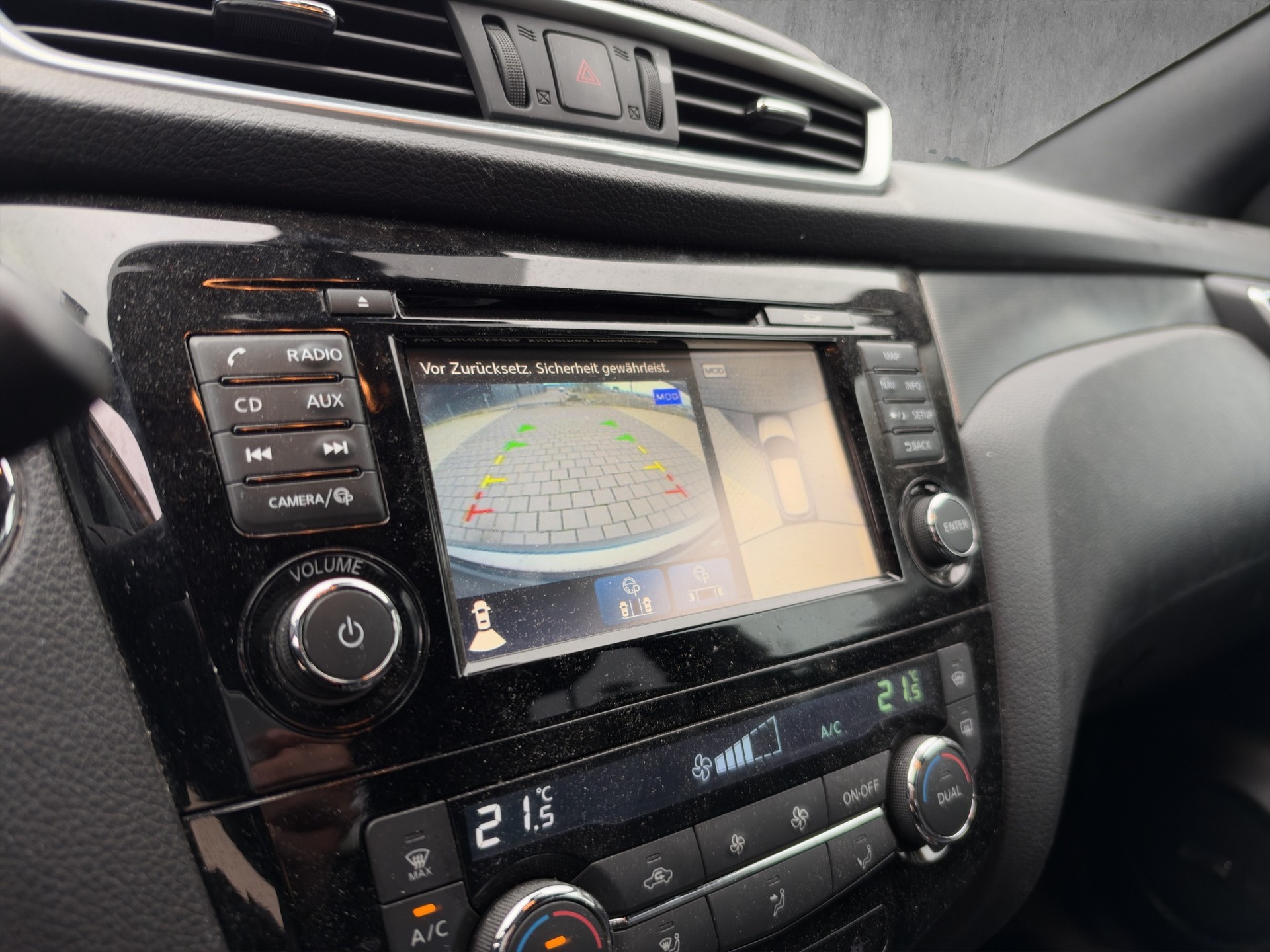 NISSAN Qashqai 1.6 dCi Tekna+-image-14