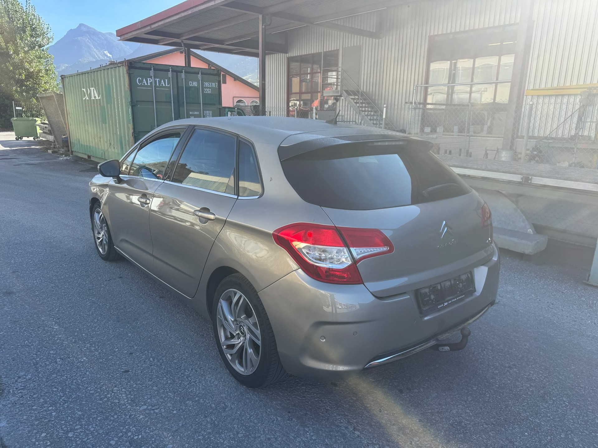 CITROEN C4 Berline 1.6 e-HDi Exclusive EGS6-image-4