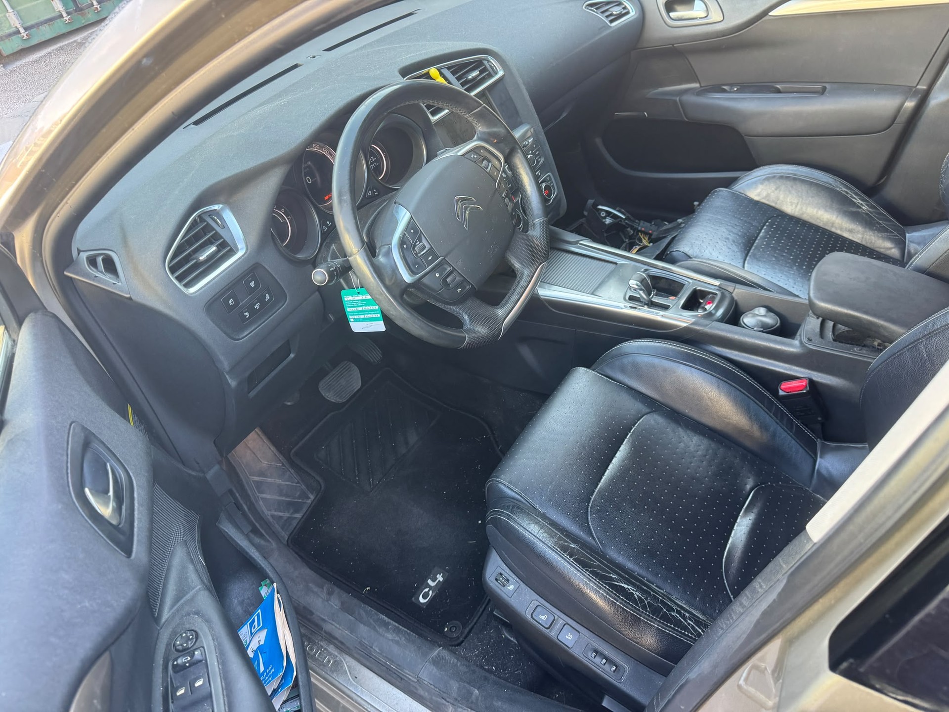 CITROEN C4 Berline 1.6 e-HDi Exclusive EGS6-image-6