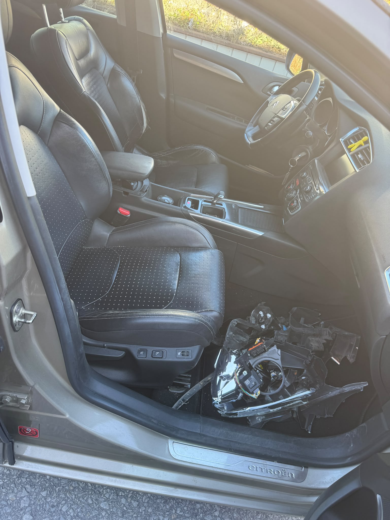 CITROEN C4 Berline 1.6 e-HDi Exclusive EGS6-image-7