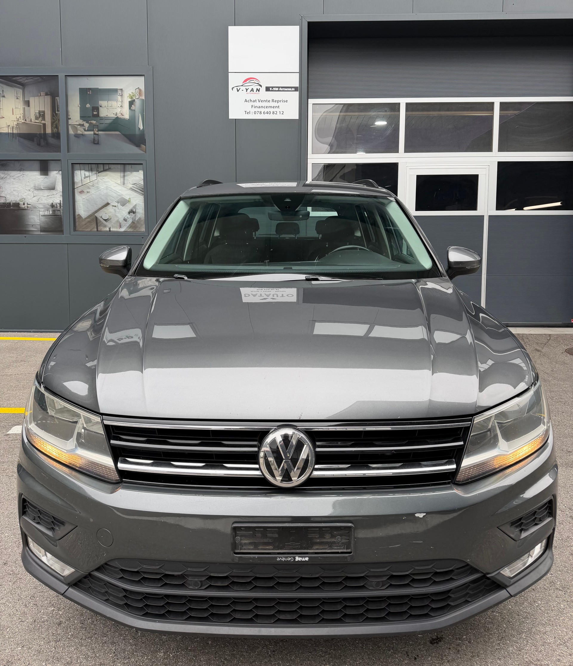 VW Tiguan 2.0 TDI SCR Comfortline 4Motion DSG-image-2