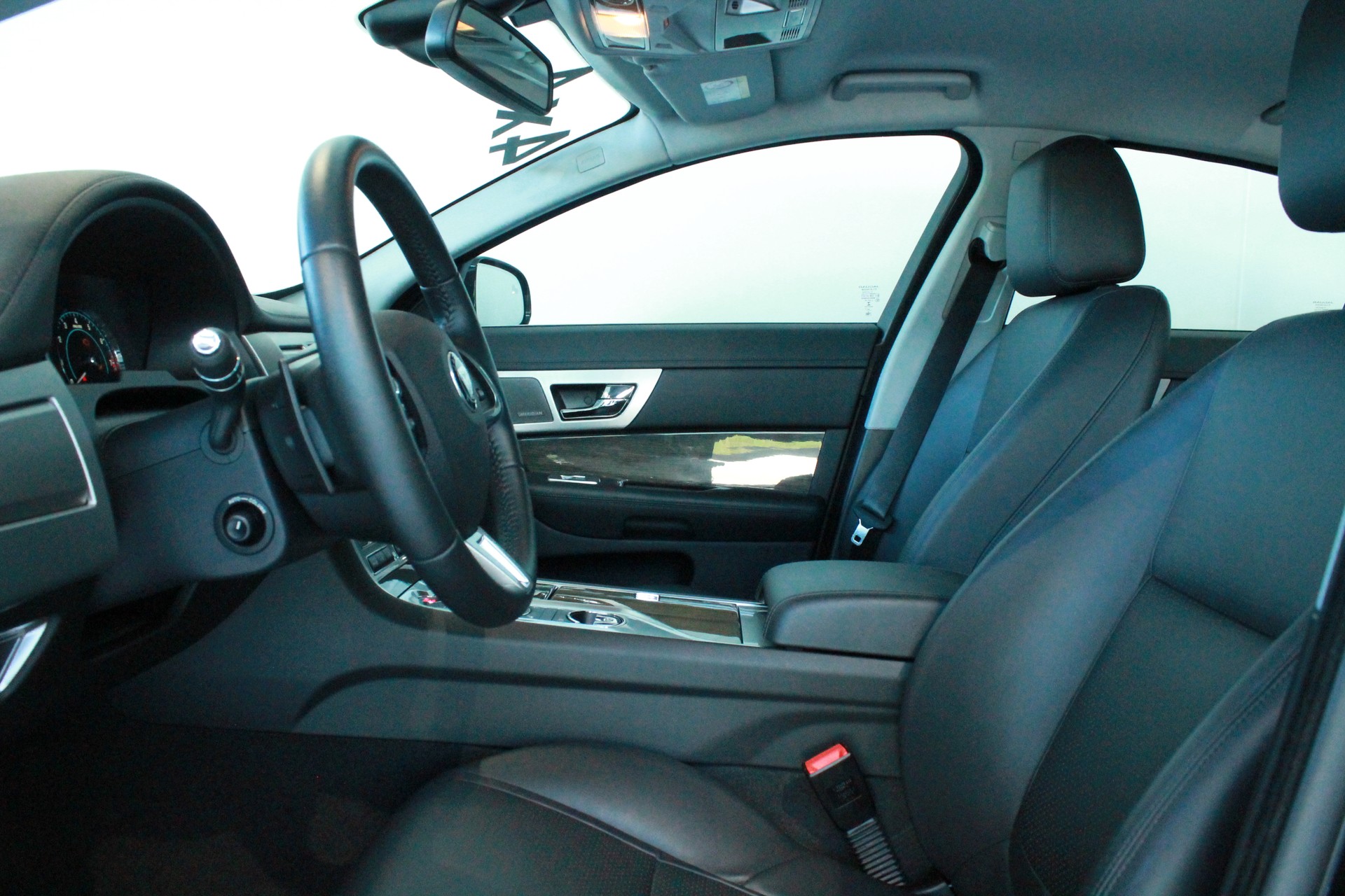 JAGUAR XF 3.0 V6 S/C Premium Luxury 4x4-image-4