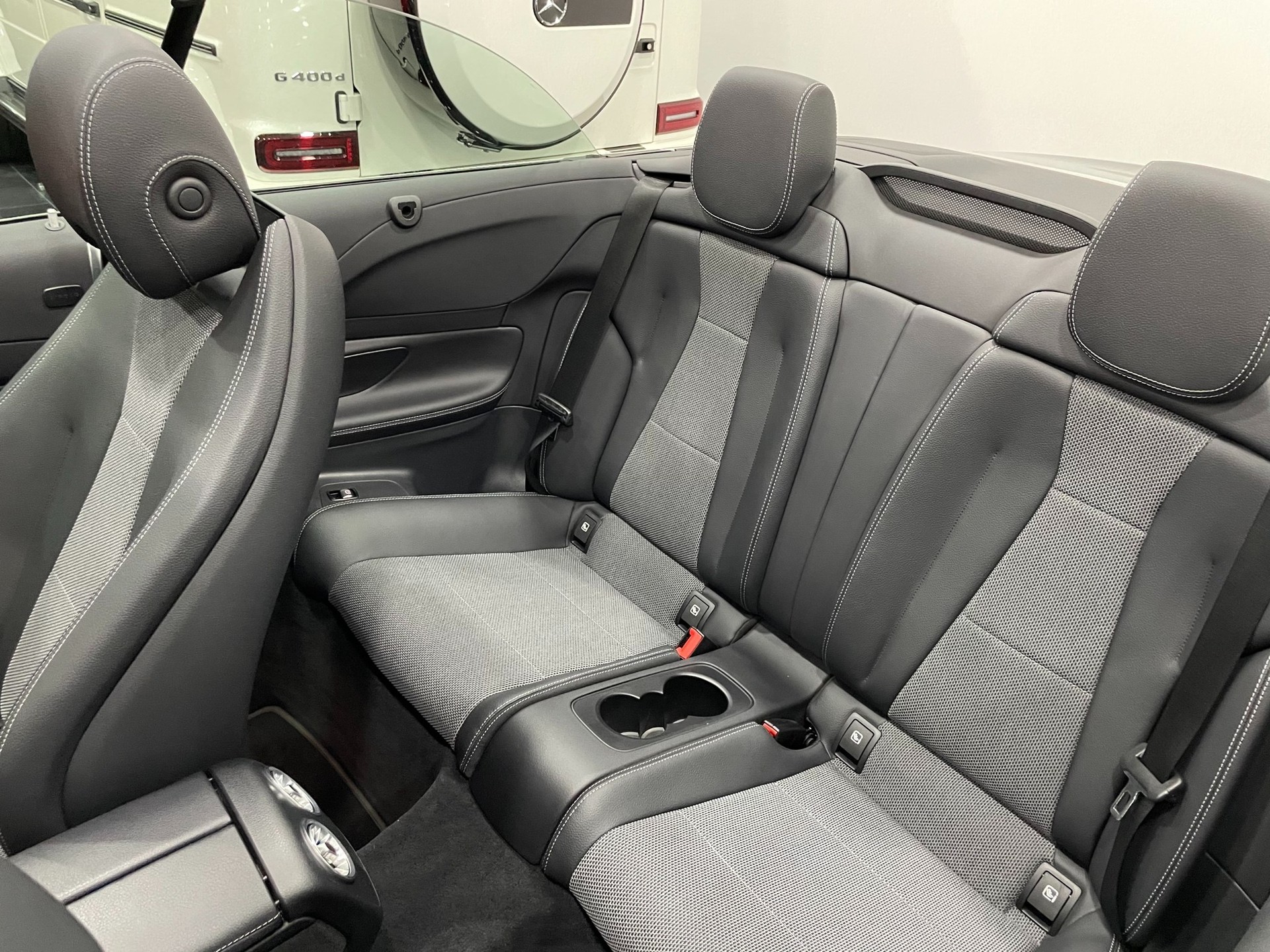 MERCEDES-BENZ E 200 Cabriolet Avantgarde 9G-Tronic-image-9