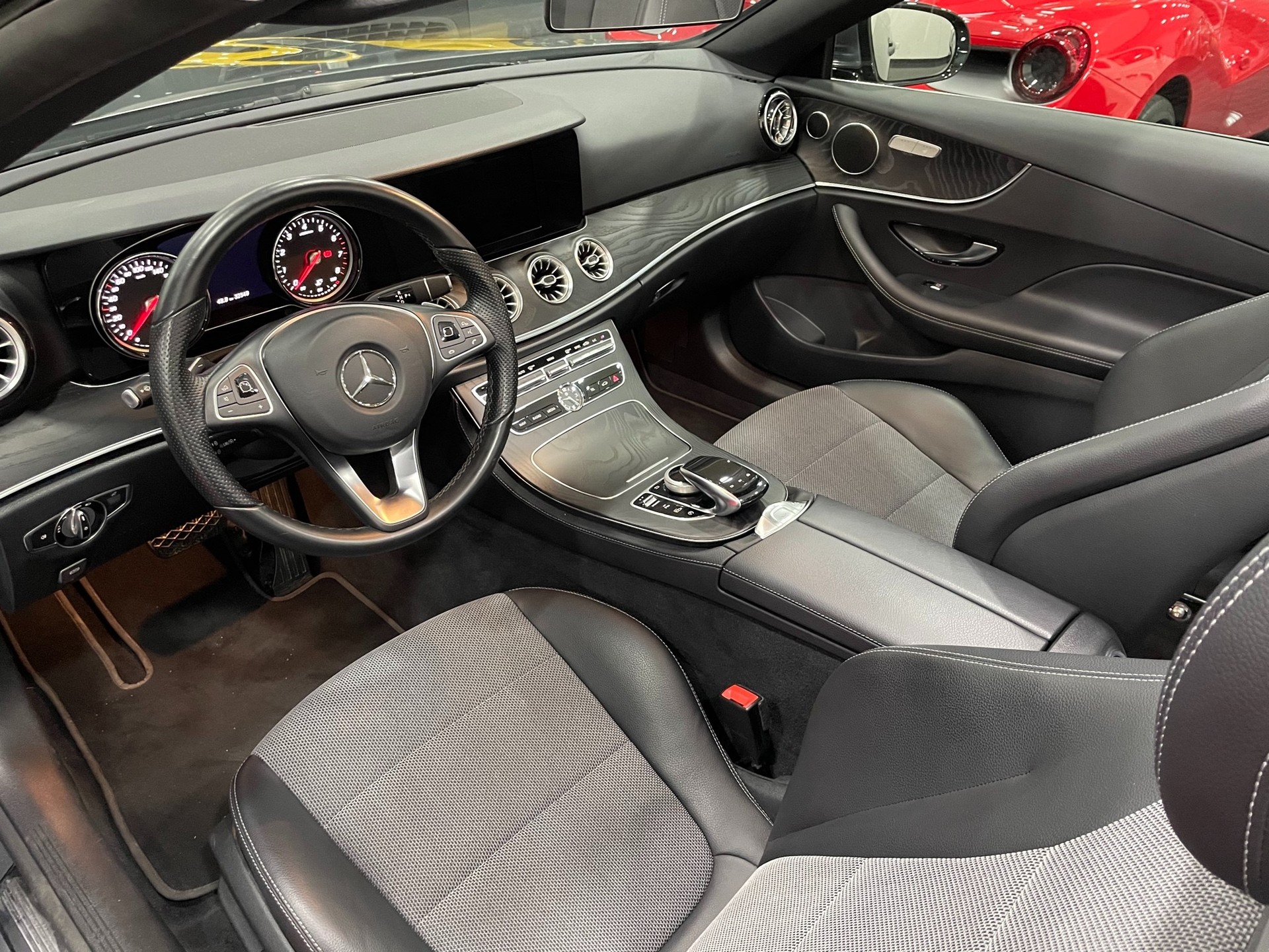 MERCEDES-BENZ E 200 Cabriolet Avantgarde 9G-Tronic-image-8