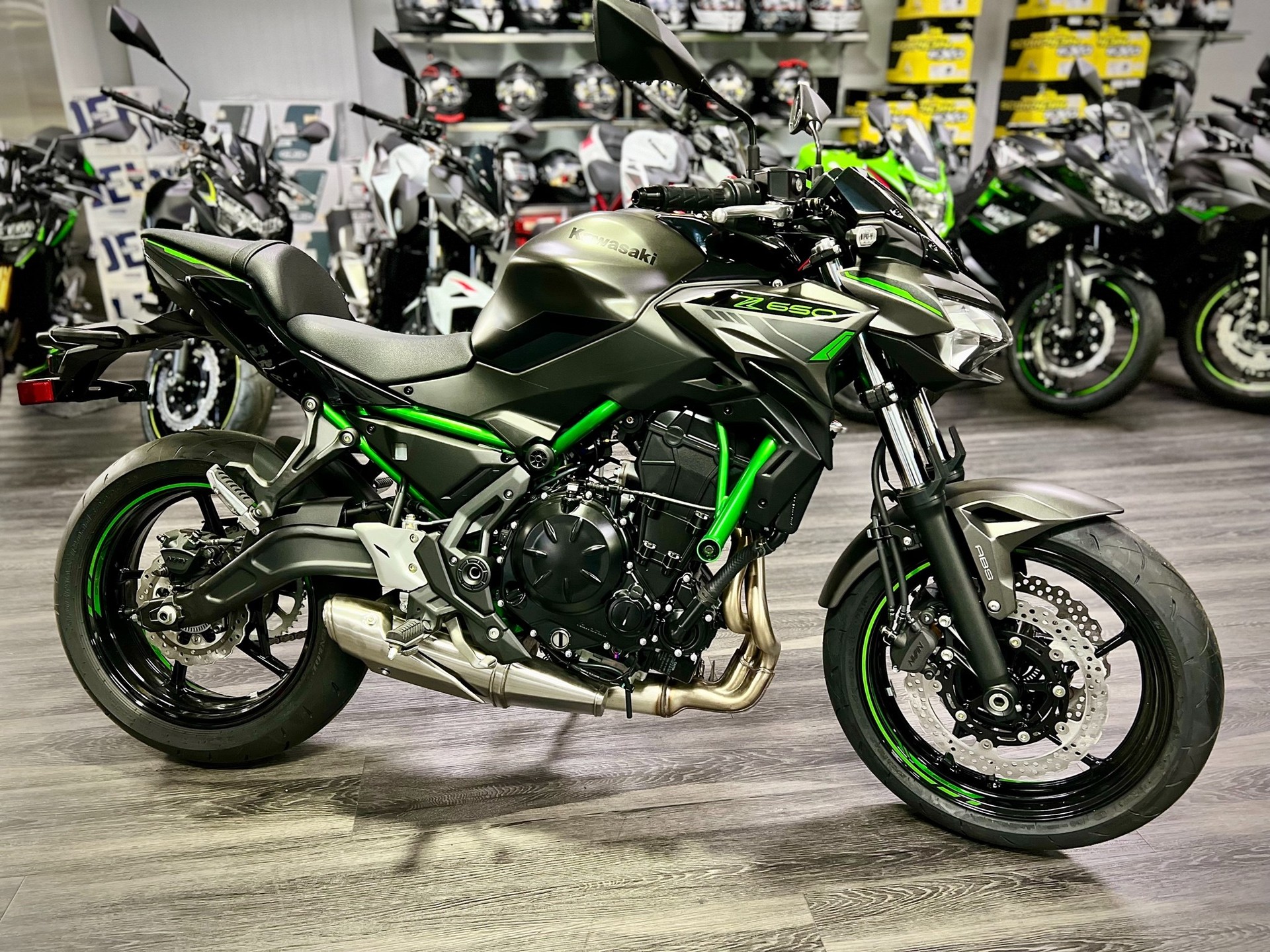 KAWASAKI Z 650-showroom-element-2