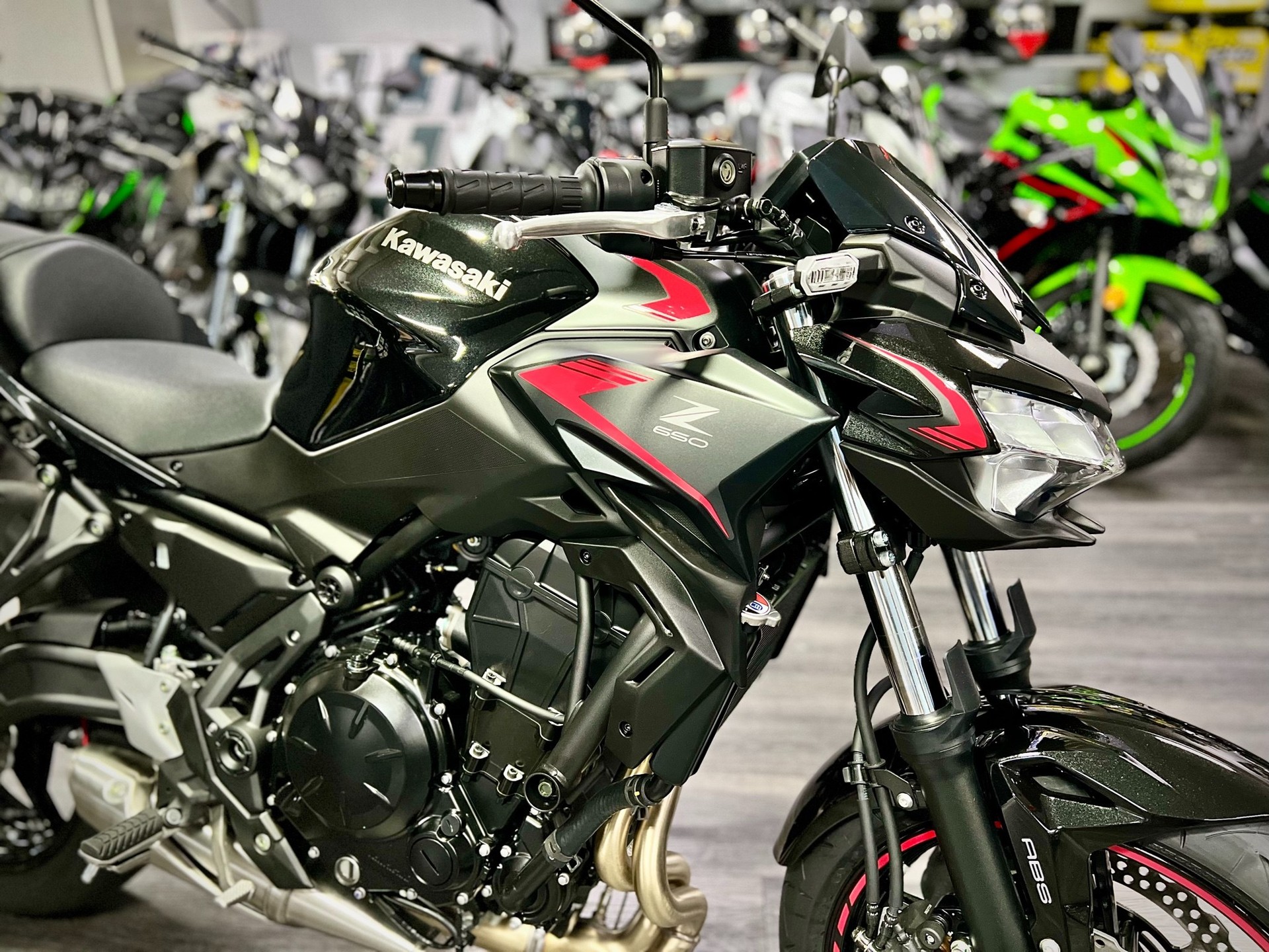 KAWASAKI Z 650-showroom-element-3