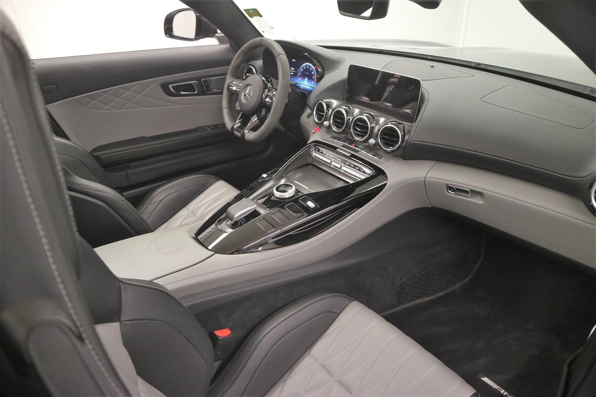 MERCEDES-BENZ AMG GT R Roadster Speedshift DCT-image-7