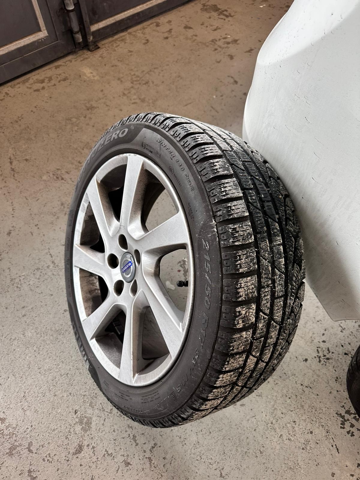 VOLVO V60 D4 AWD Summum Geartronic-image-14