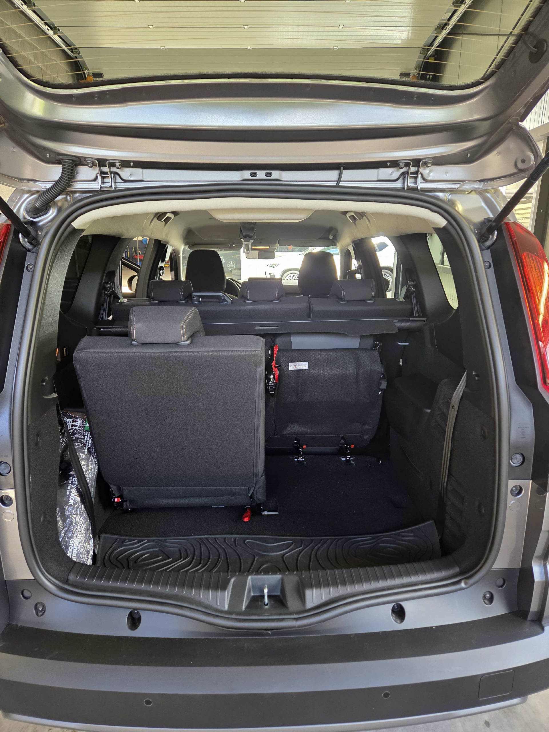 DACIA Jogger 1.6 Hybrid Extreme 7P-image-11
