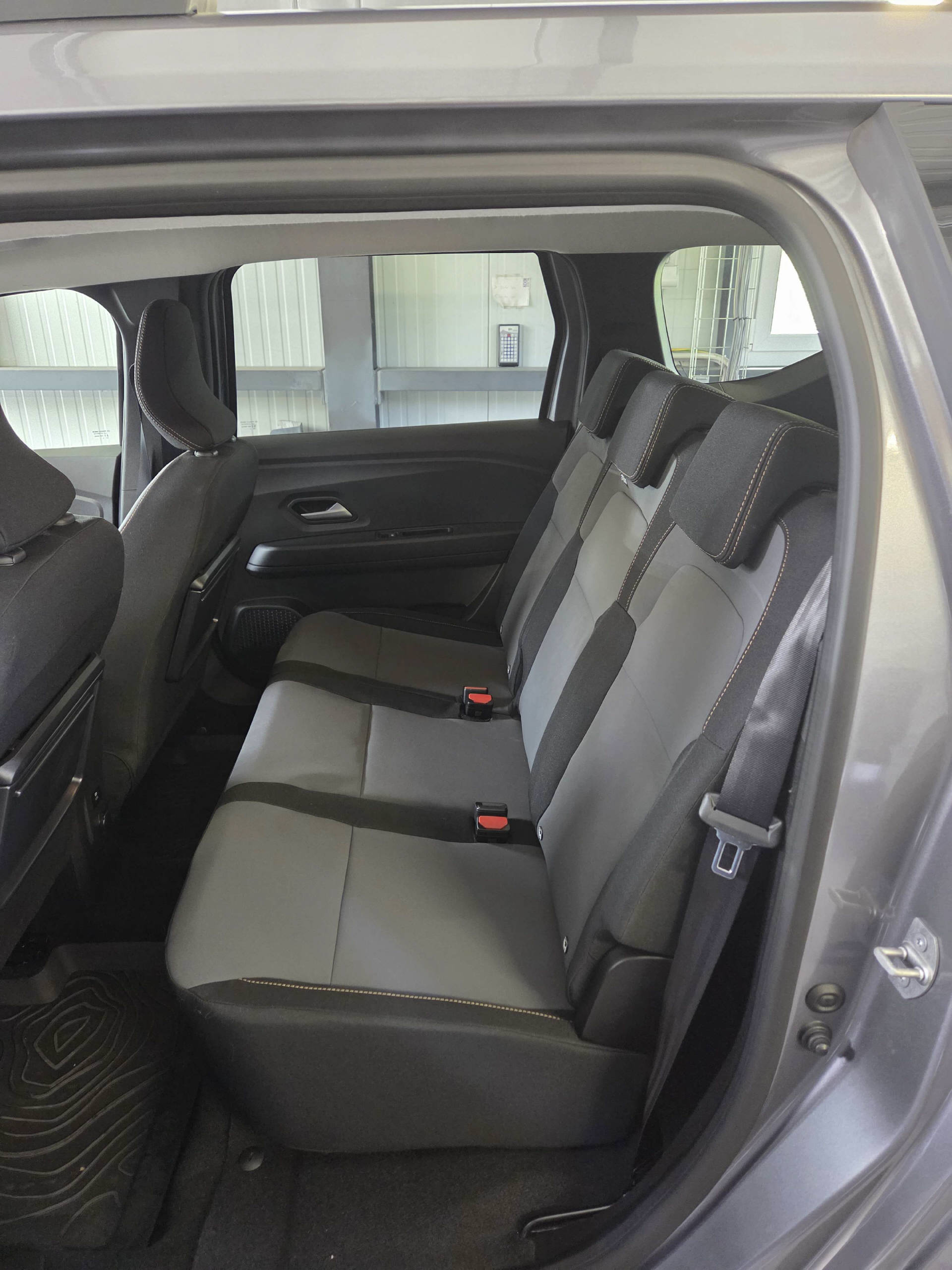 DACIA Jogger 1.6 Hybrid Extreme 7P-image-5
