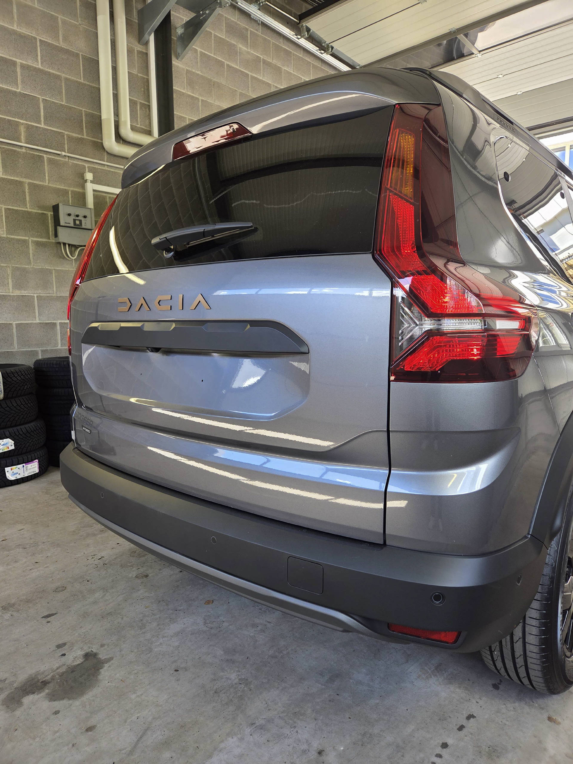 DACIA Jogger 1.6 Hybrid Extreme 7P-image-13