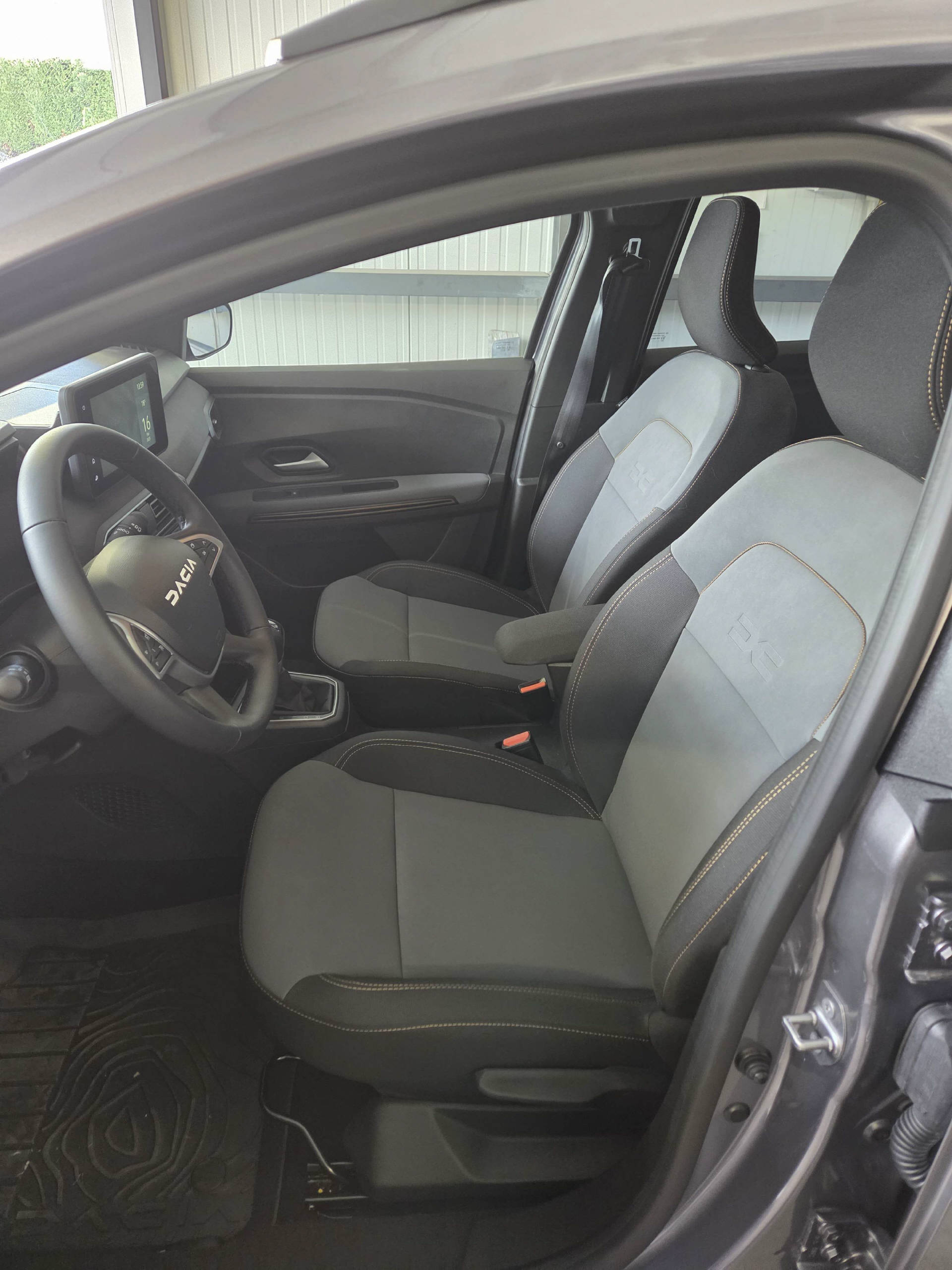 DACIA Jogger 1.6 Hybrid Extreme 7P-image-4
