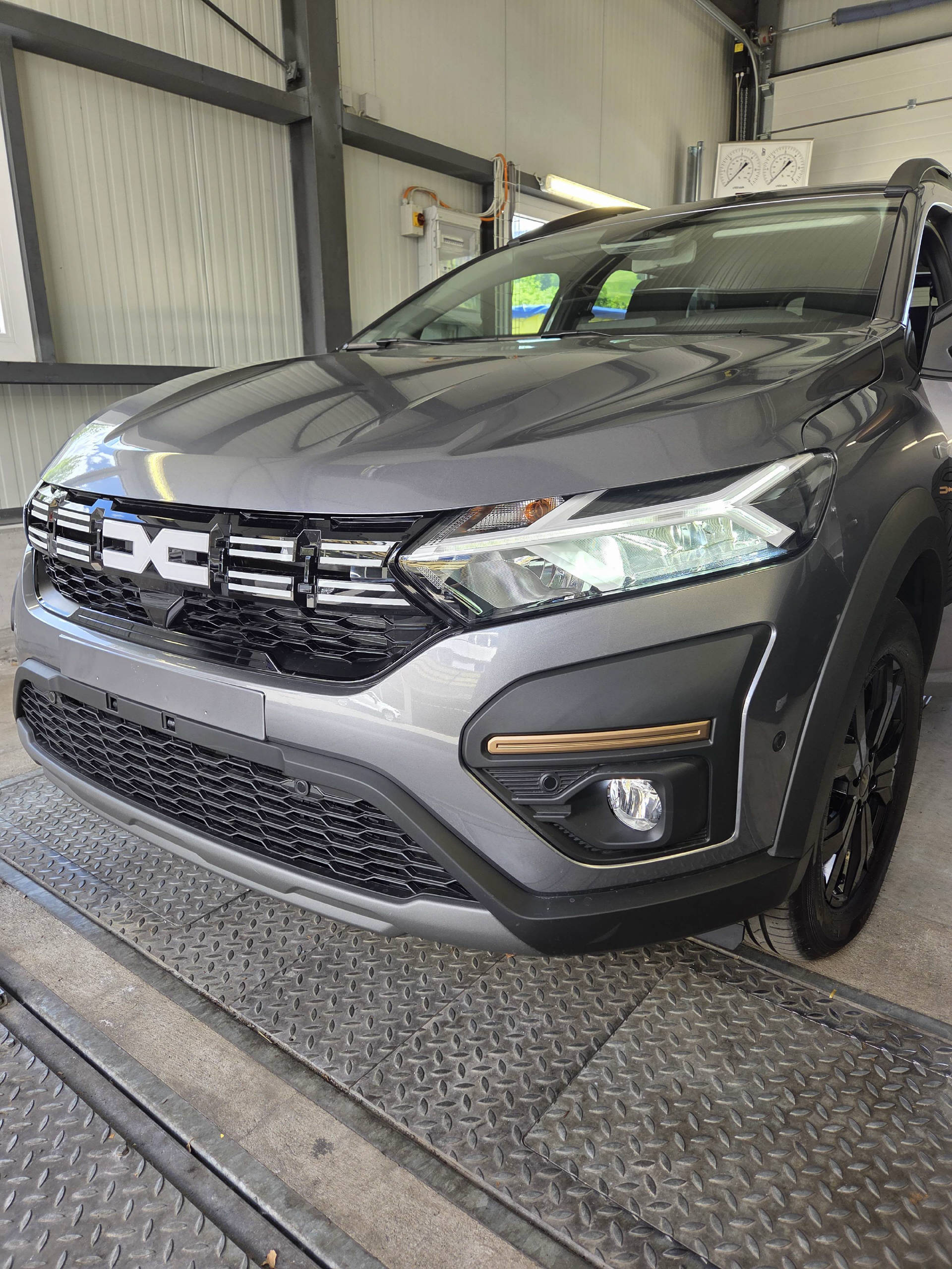 DACIA Jogger 1.6 Hybrid Extreme 7P-image-12