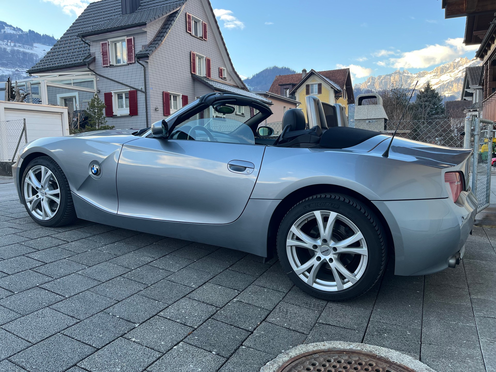 BMW Z4 3.0si Roadster-image-2