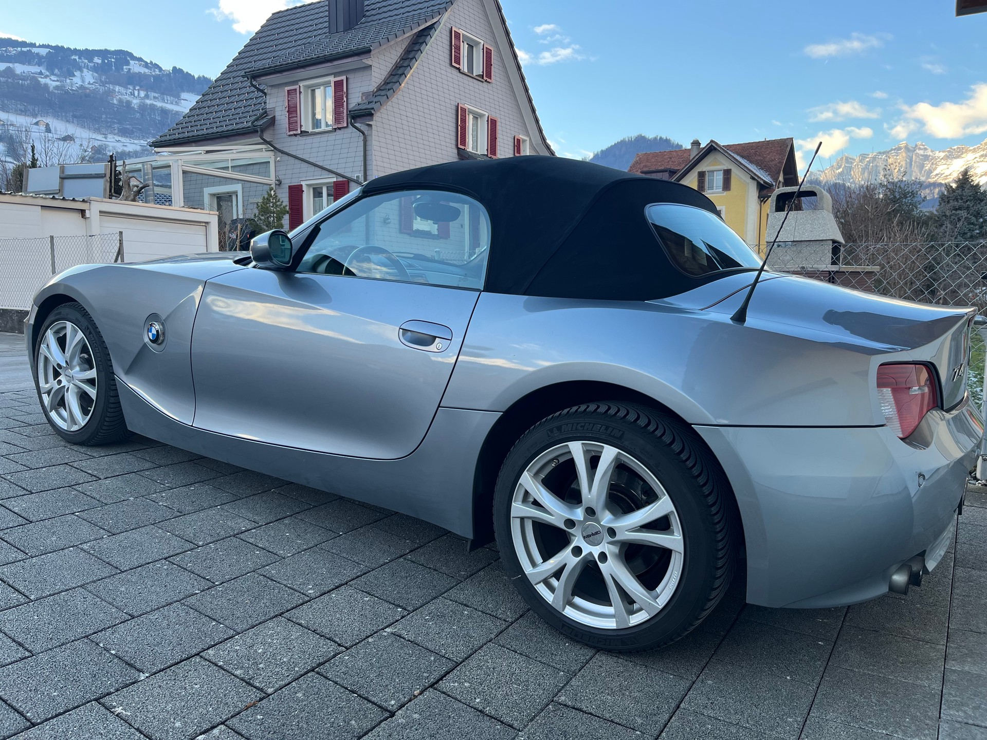 BMW Z4 3.0si Roadster-image-1