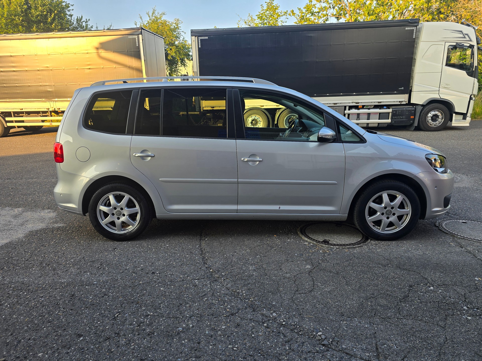 VW Touran 1.6 TDI Highline-image-7
