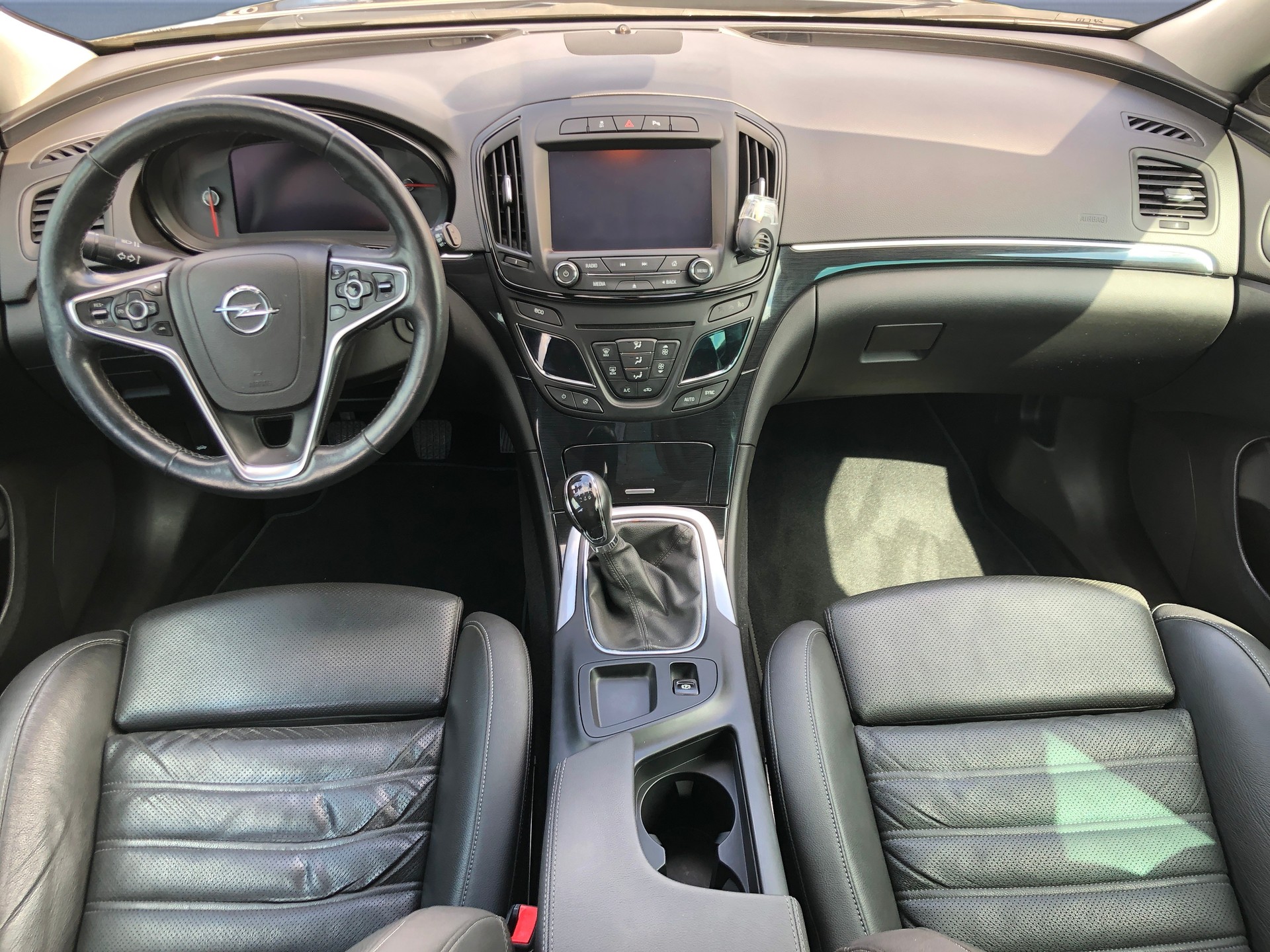 OPEL Insignia Sports Tourer 1.6 Turbo Cosmo-image-8