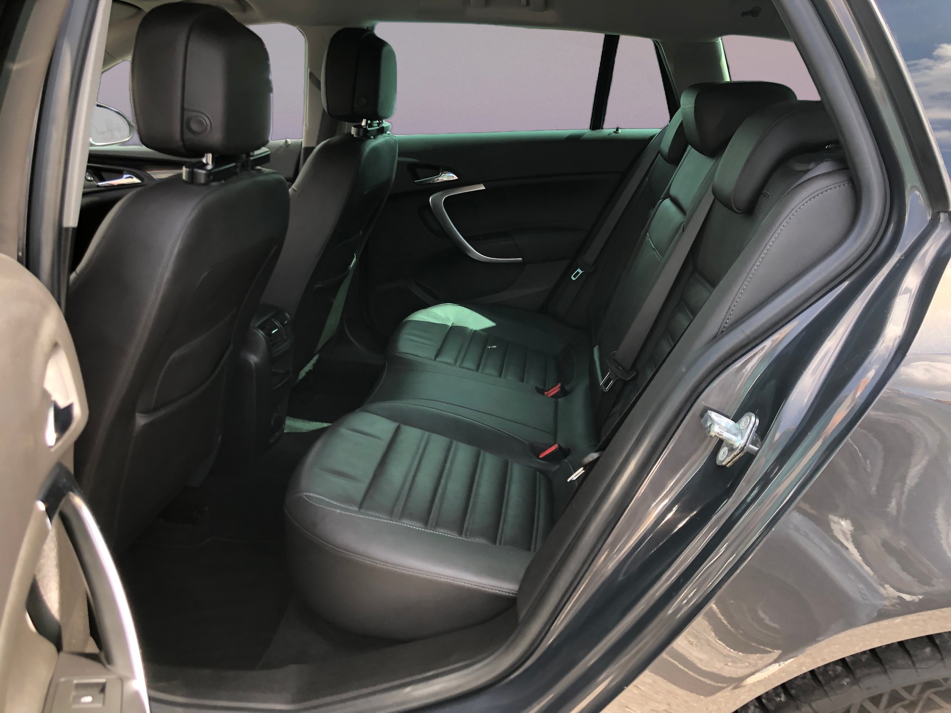 OPEL Insignia Sports Tourer 1.6 Turbo Cosmo-image-10