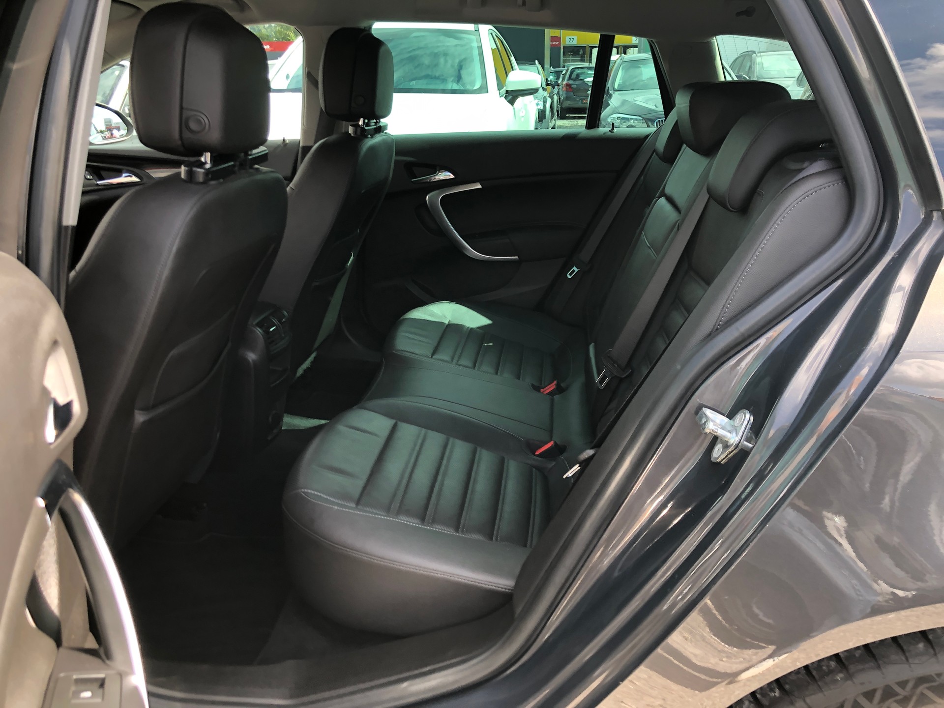 OPEL Insignia Sports Tourer 1.6 Turbo Cosmo-image-10