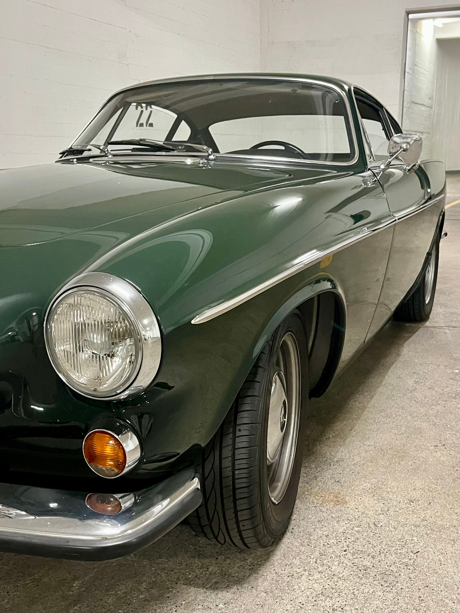VOLVO P1800-image-1