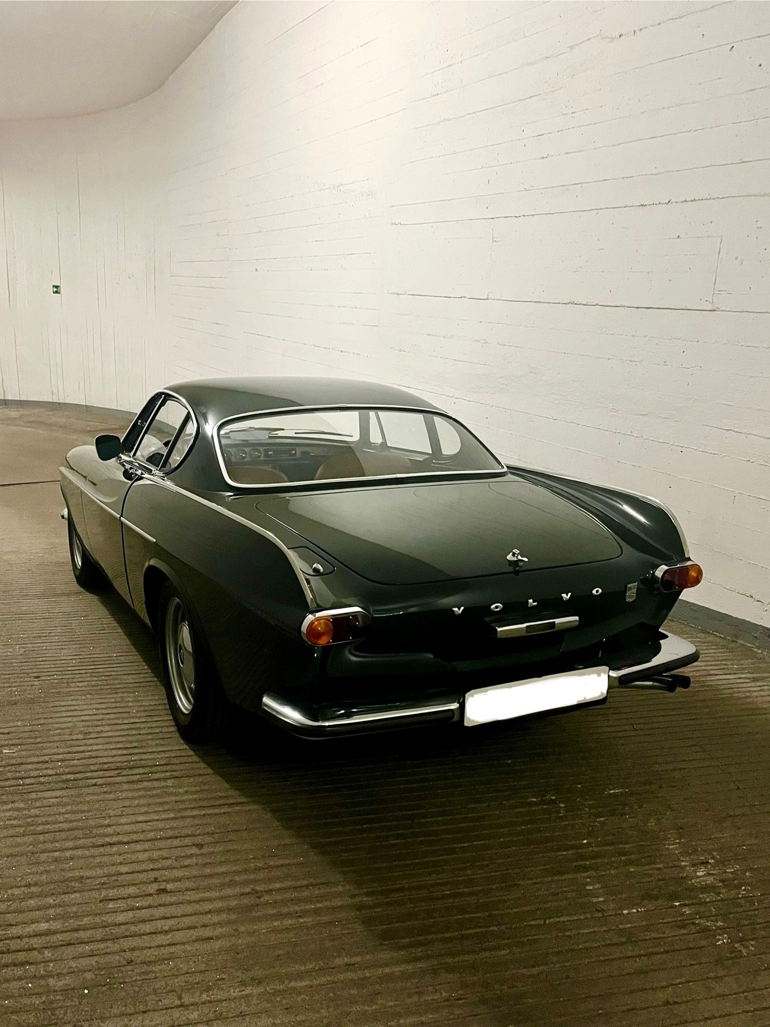 VOLVO P1800-image-2
