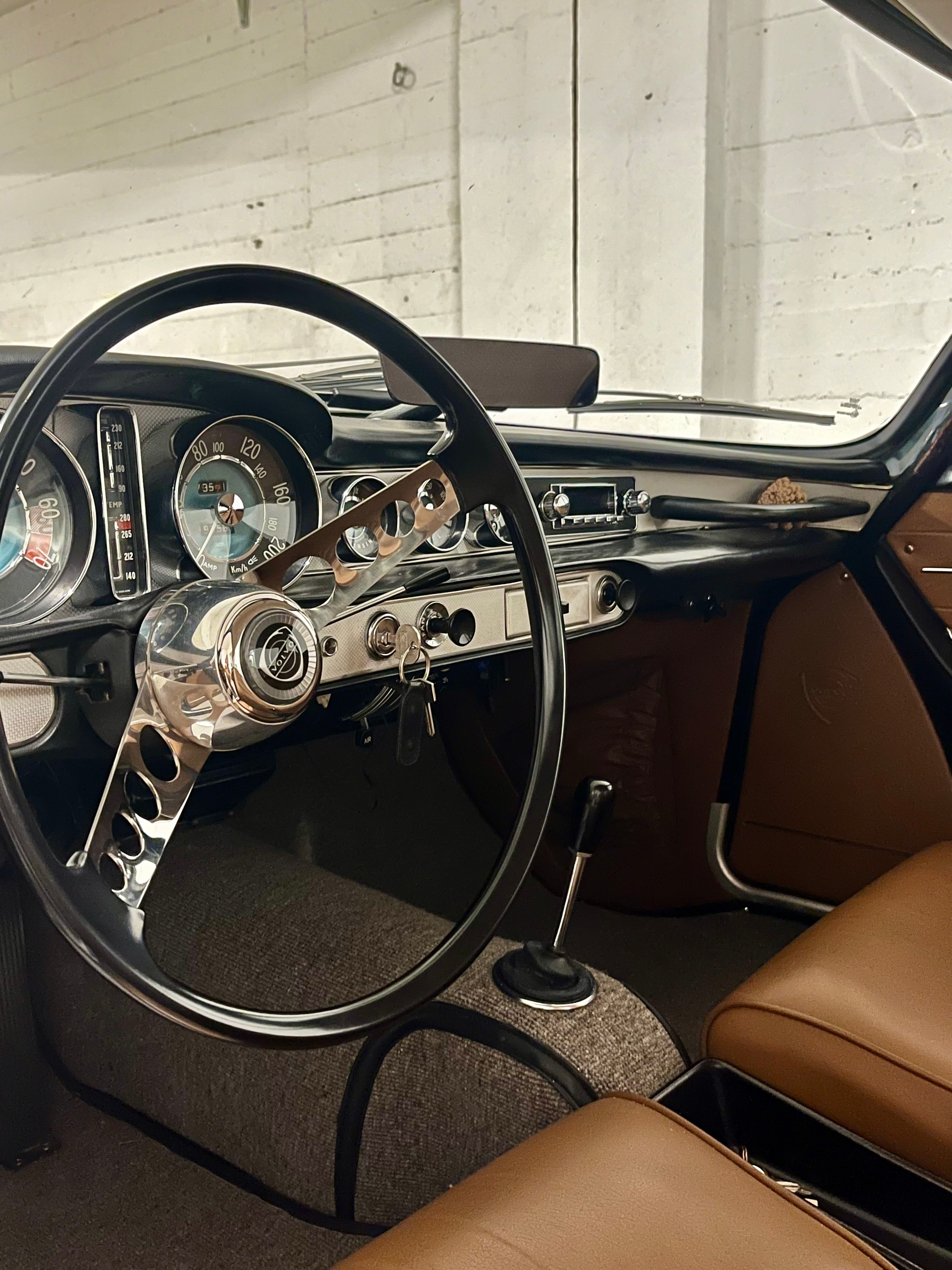 VOLVO P1800-image-3