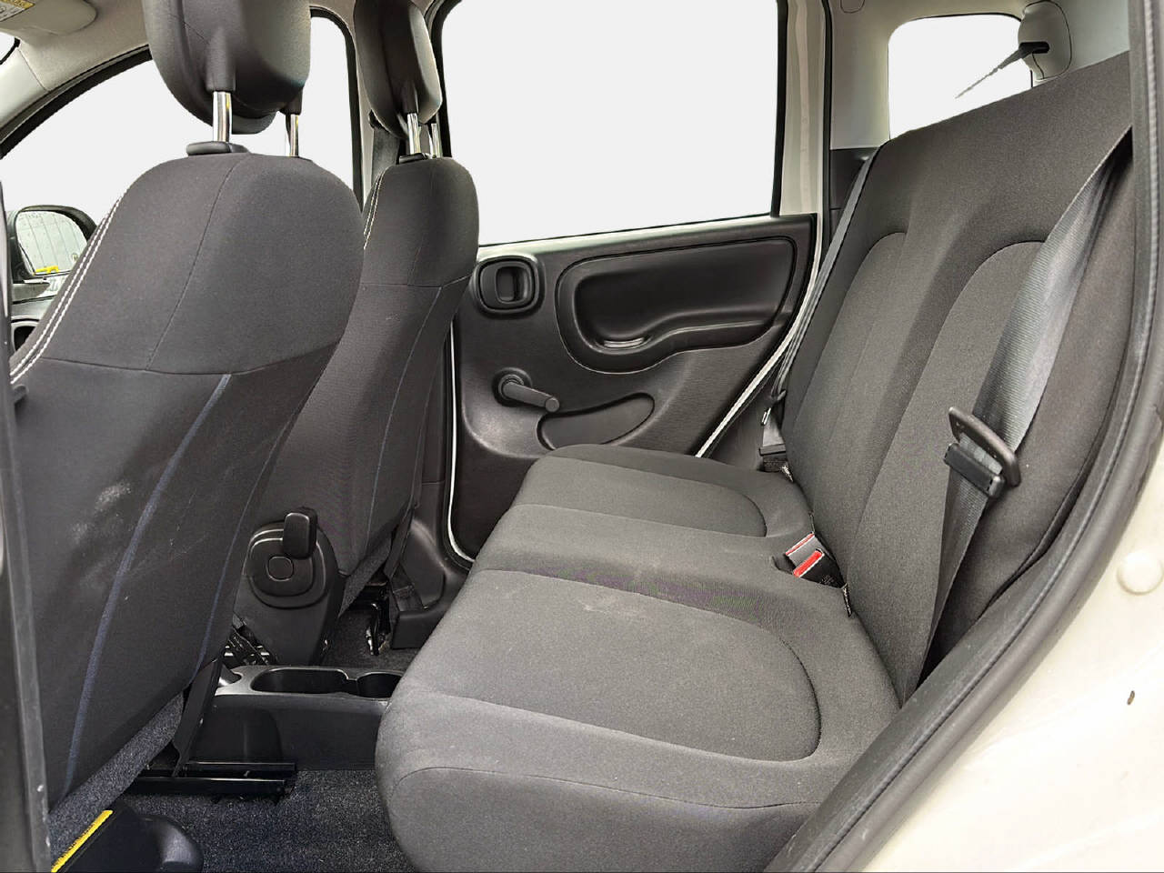 FIAT Panda 1.0 Hybrid Cult-image-11