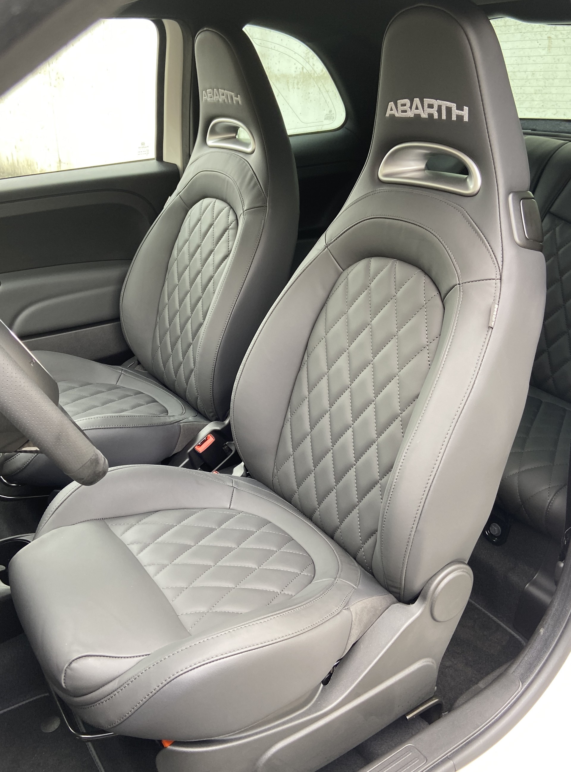 FIAT 695 1.4 16V Turbo Abarth Turismo-image-5