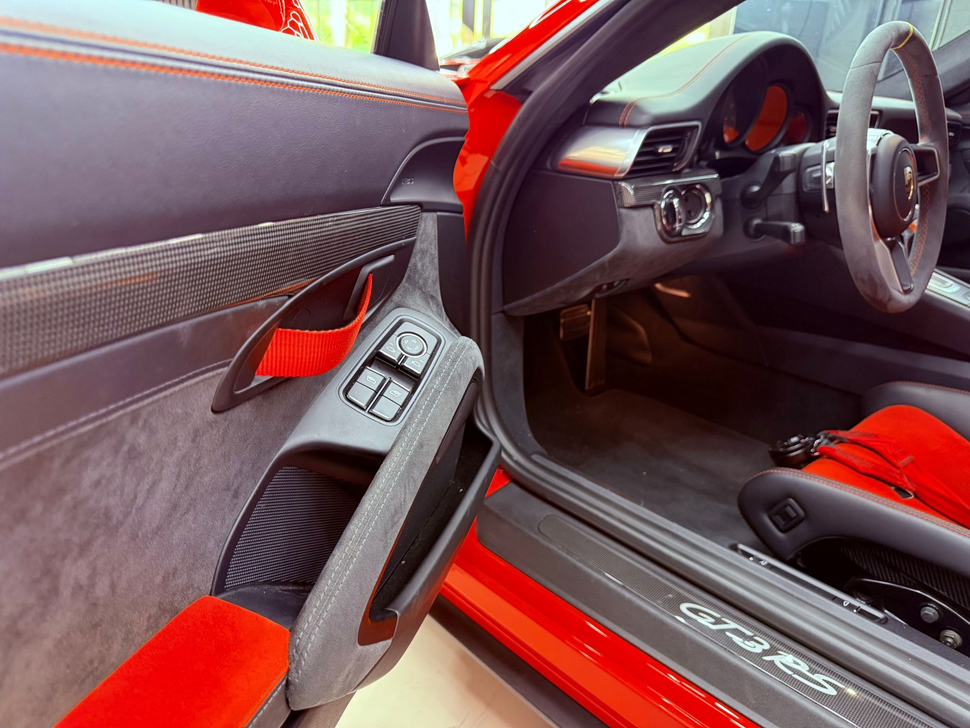 PORSCHE 911 GT3 RS PDK-image-4