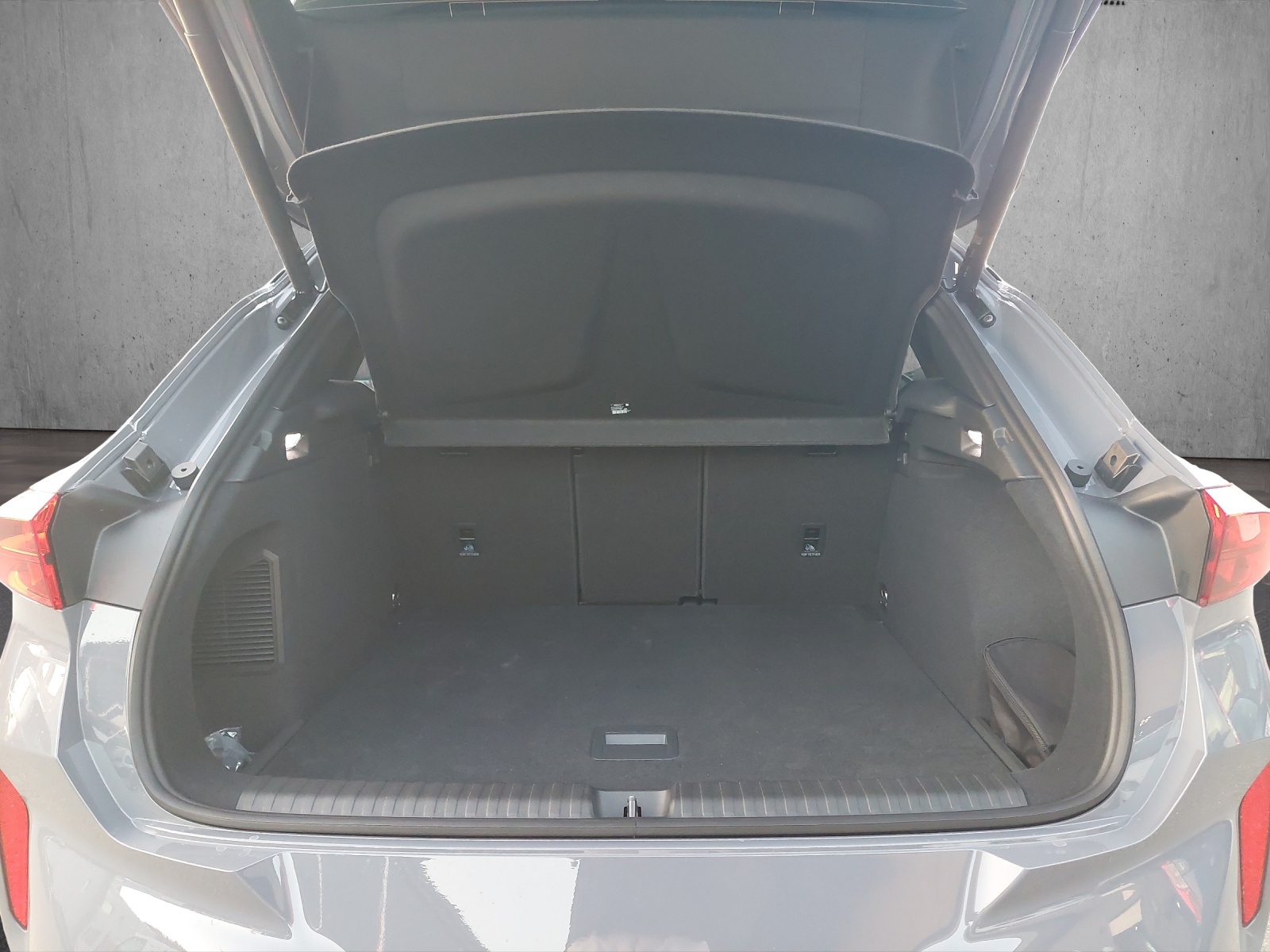 CUPRA Terramar 1.5 eHybrid DSG VZ-image-12