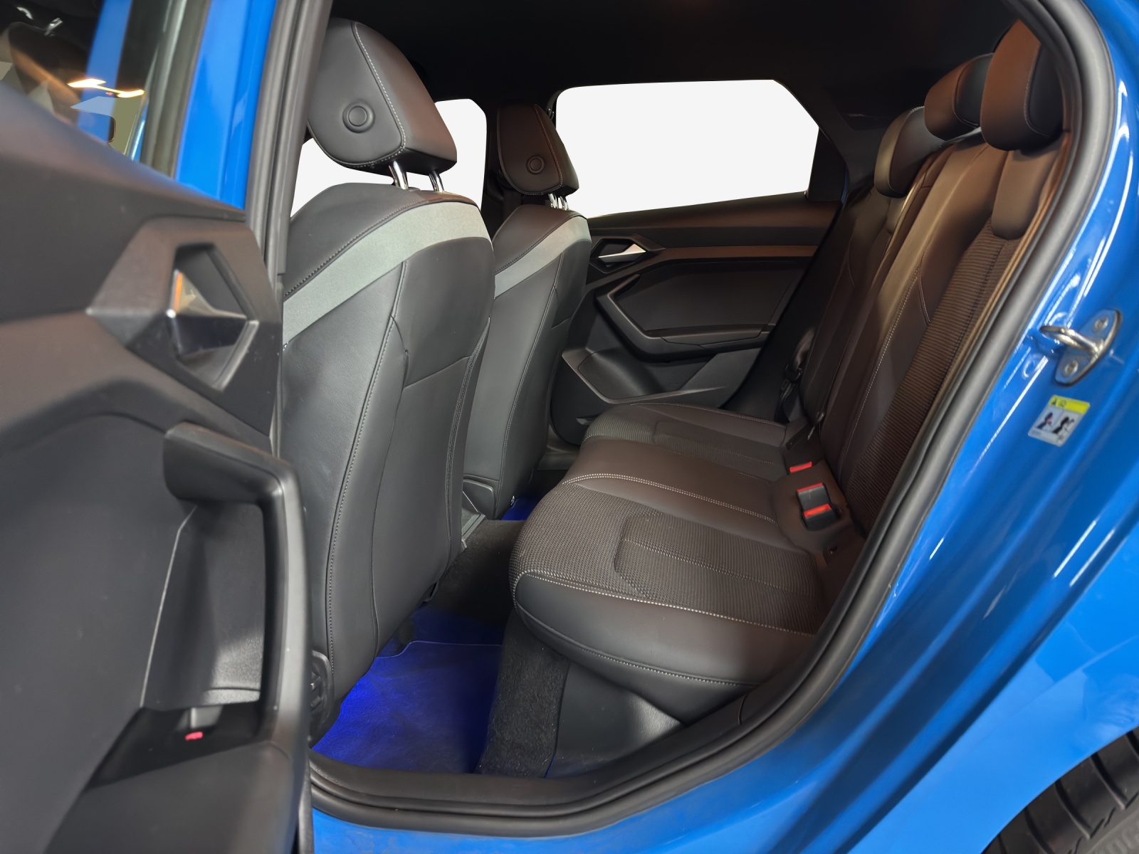AUDI A1 Sportback 40 TFSI S line-image-11