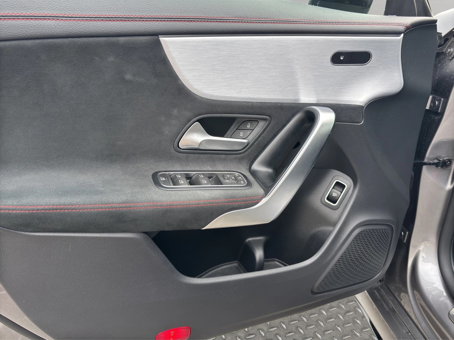 MERCEDES-BENZ CLA 35 AMG 4Matic 7G-DCT-image-13