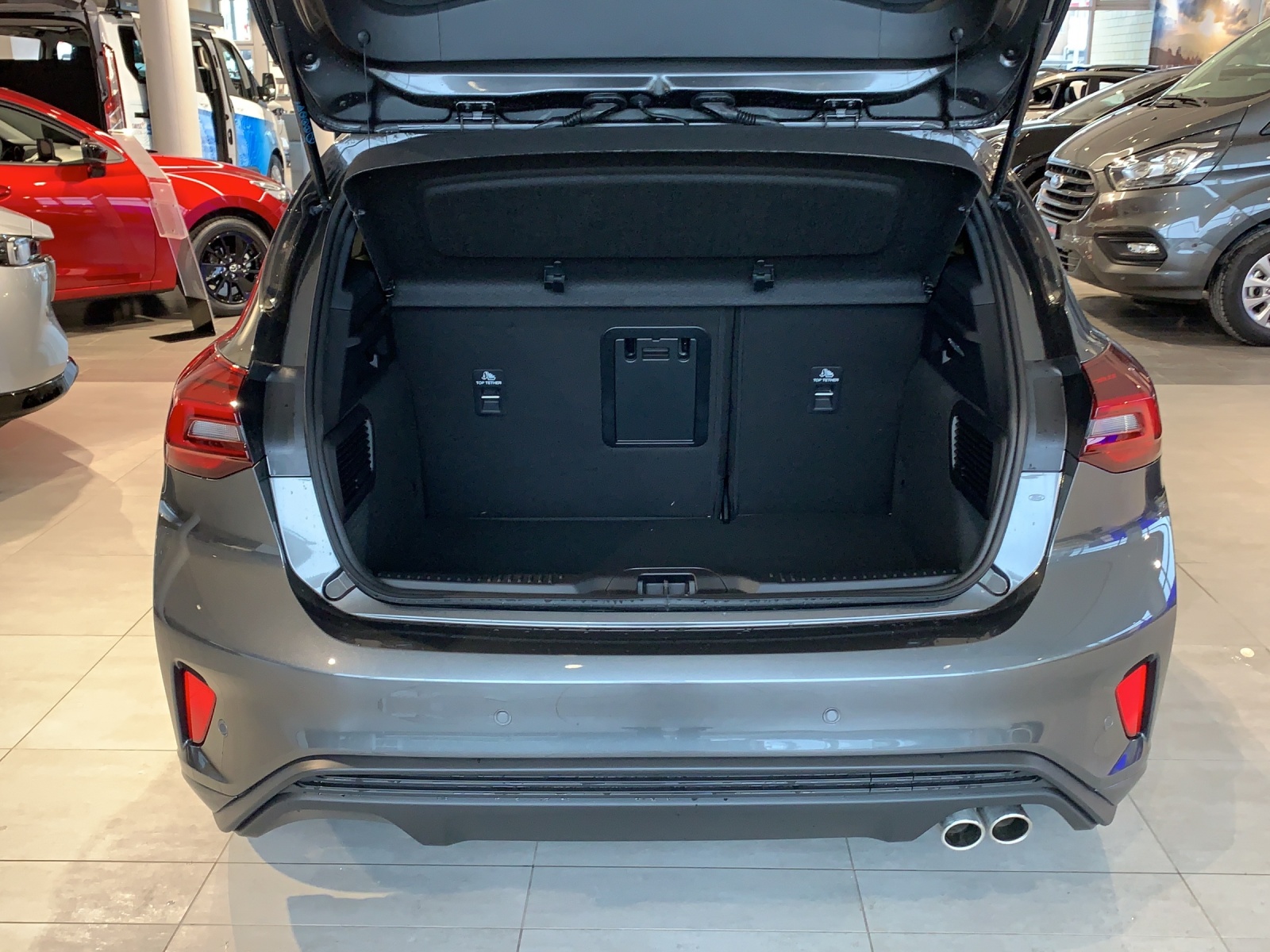 FORD Focus 1.0i EcoB Hybrid 155 ST-Line X-image-8