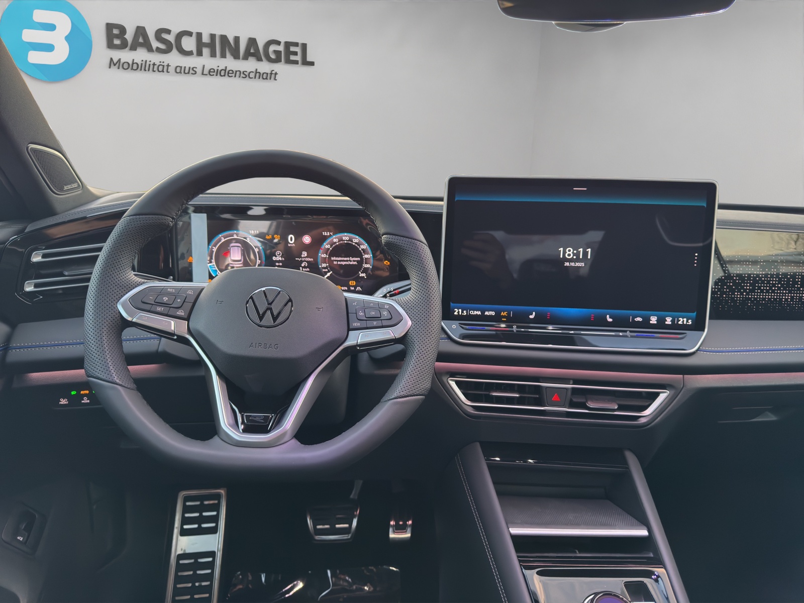 VW Tiguan 2.0 TSI DSG R-Line 4Motion-image-4