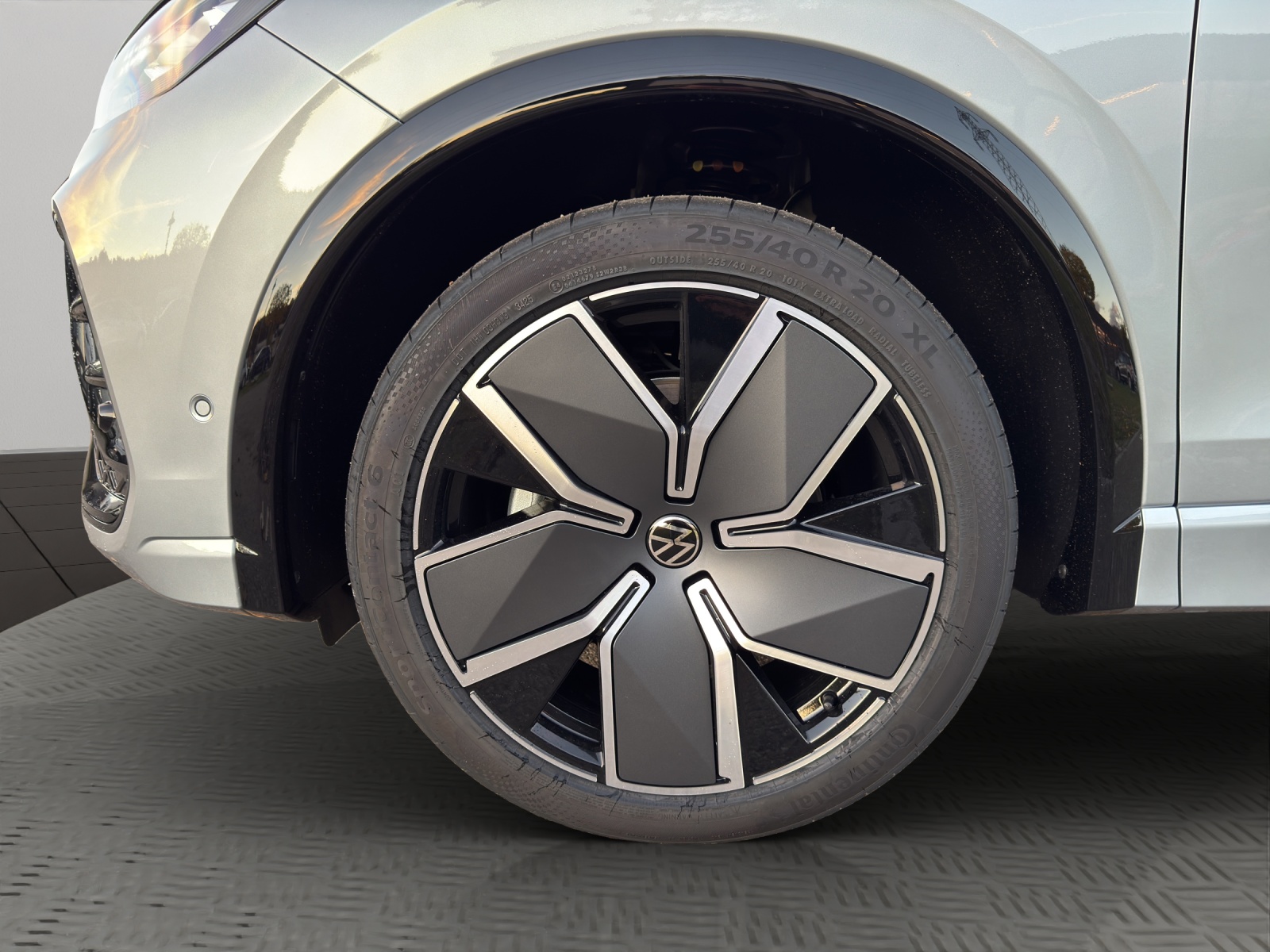 VW Tiguan 2.0 TSI DSG R-Line 4Motion-image-6