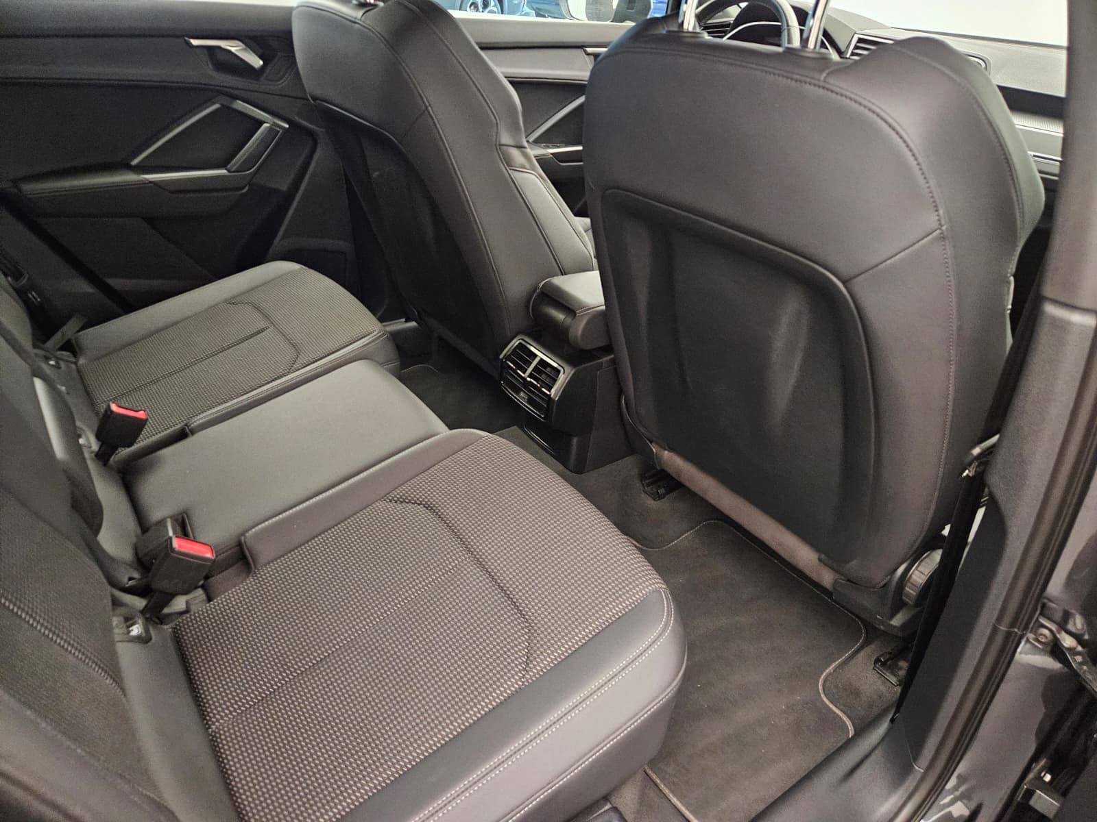 AUDI Q3 Sportback 35 TFSI S line Attraction S-tronic-image-13