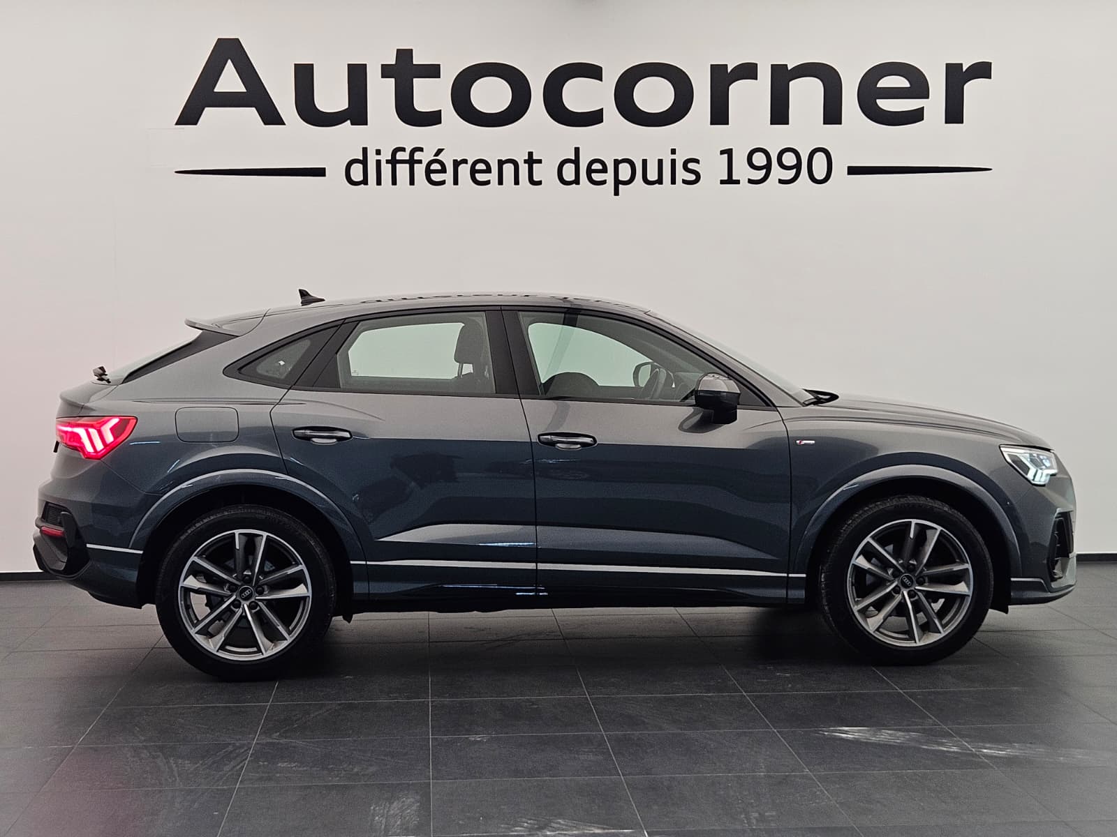 AUDI Q3 Sportback 35 TFSI S line Attraction S-tronic-image-5
