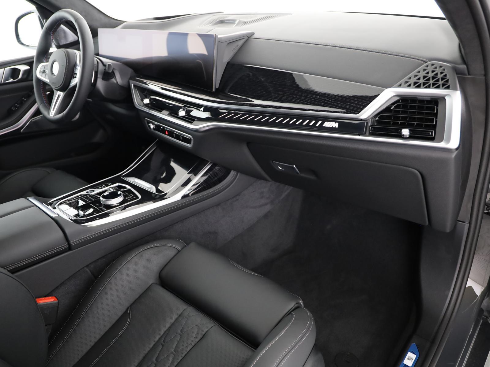 BMW X7 xDrive M60i M Sport Pro-image-12