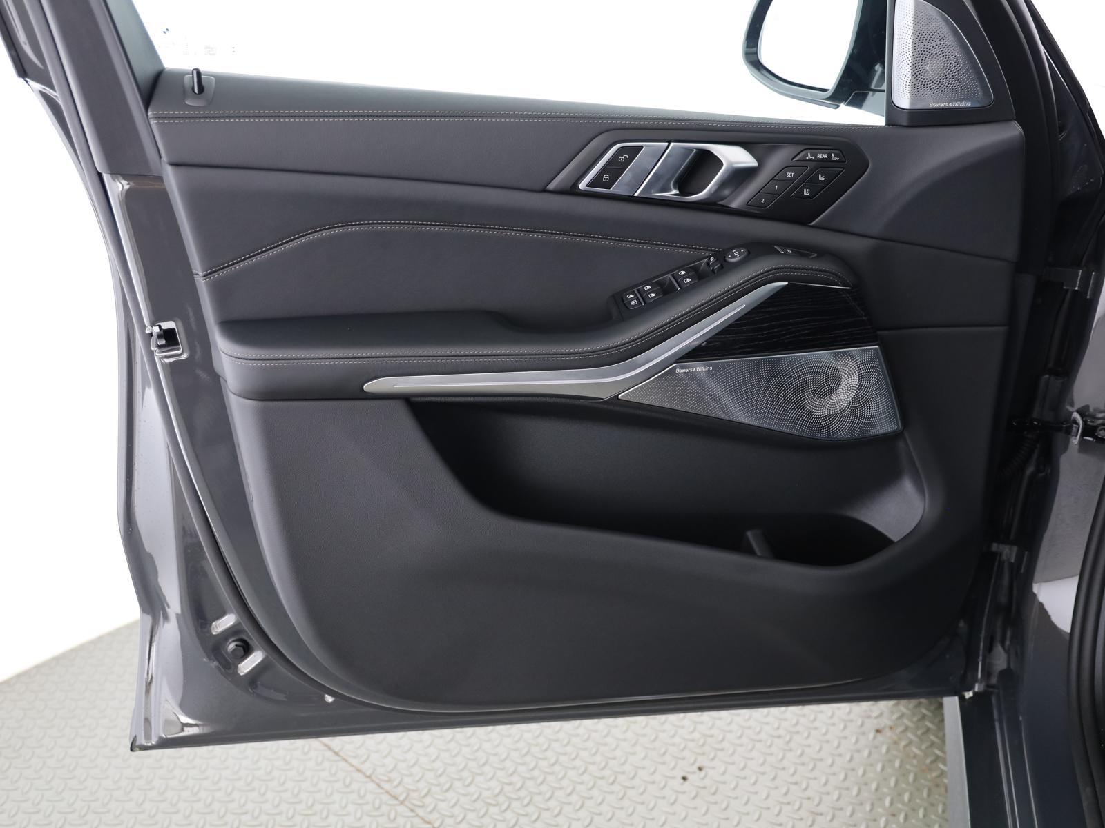 BMW X7 xDrive M60i M Sport Pro-image-11