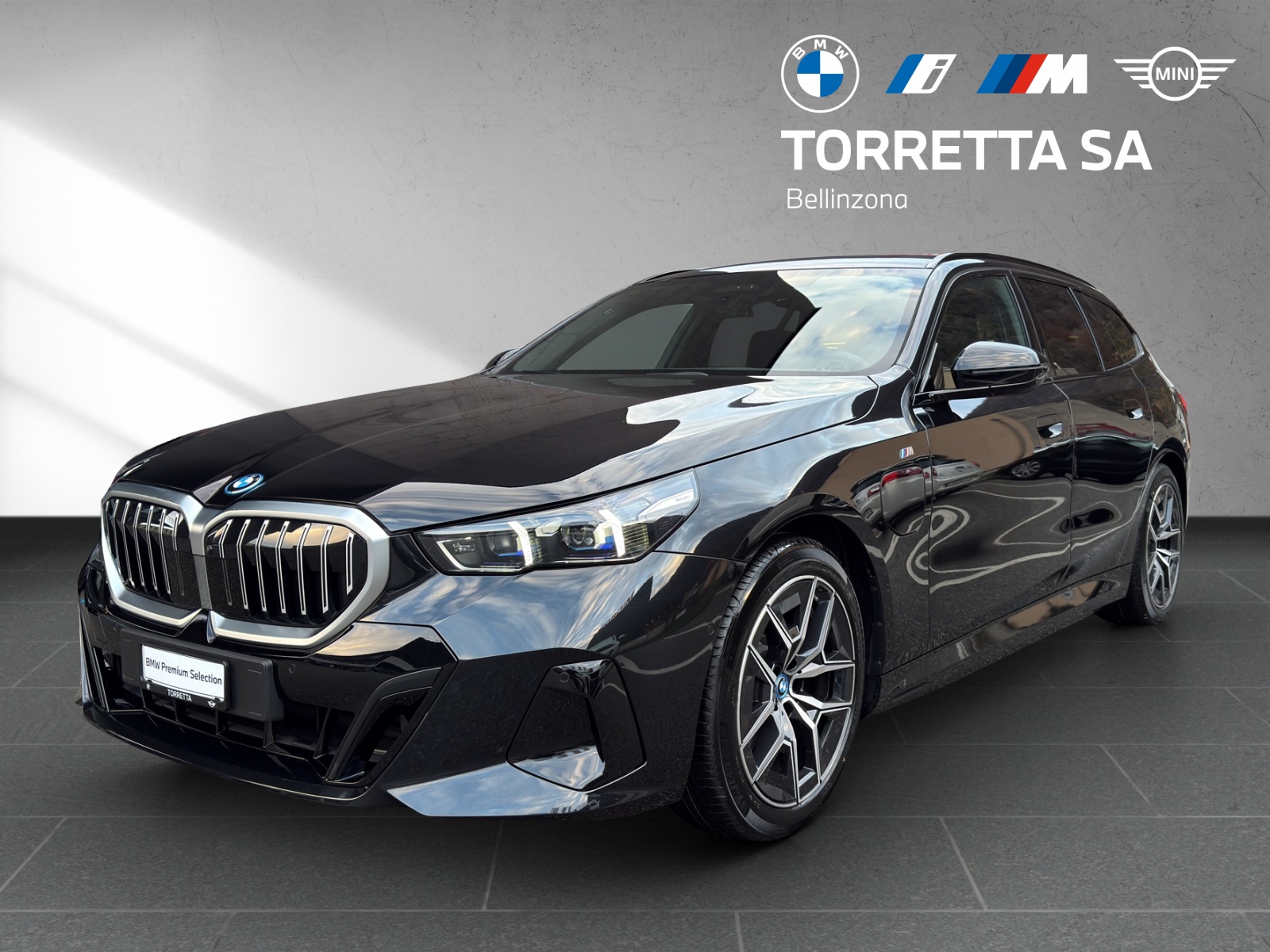 BMW 530e xDrive M Sport Steptronic-image-0