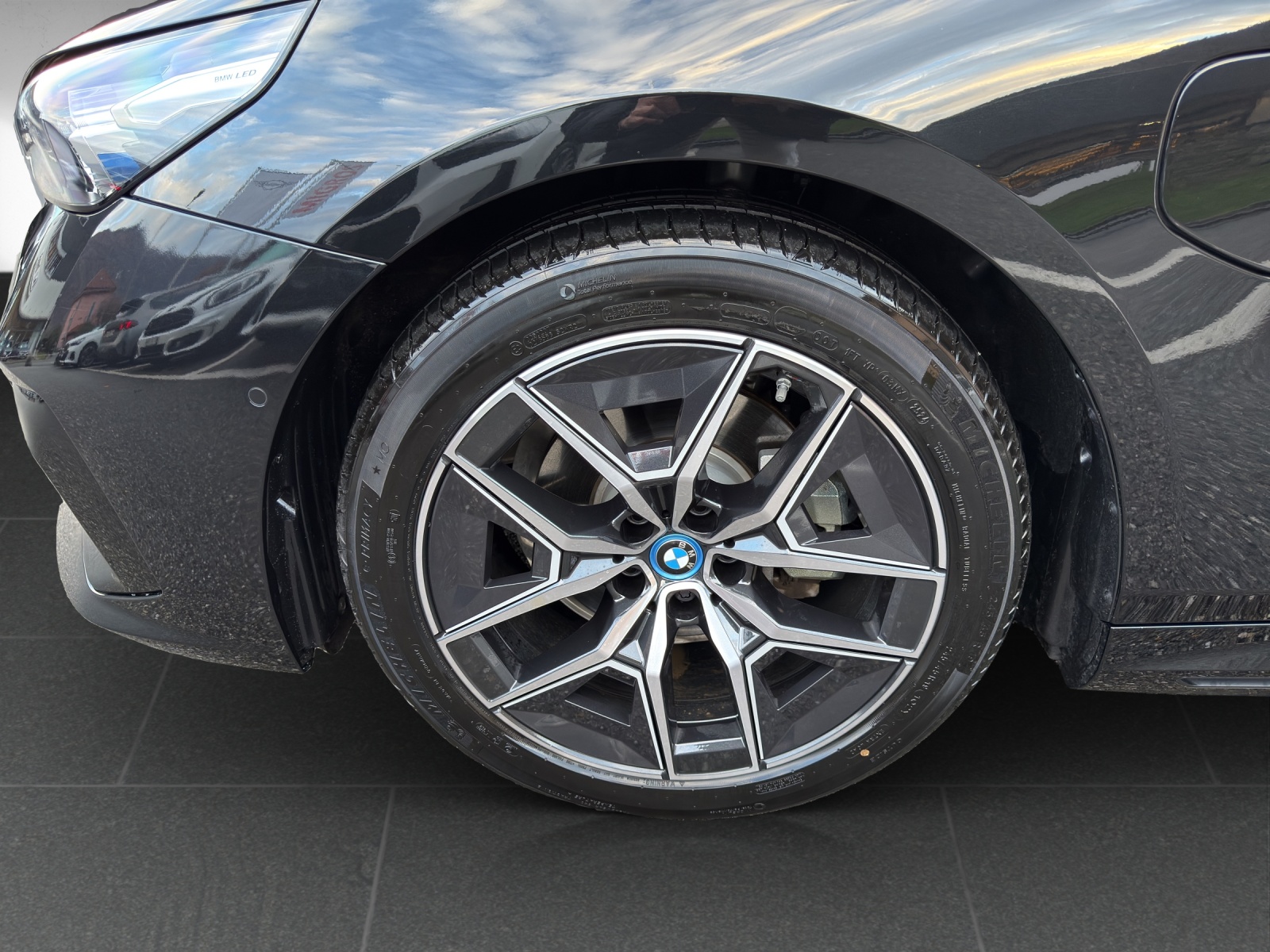 BMW 530e xDrive M Sport Steptronic-image-9