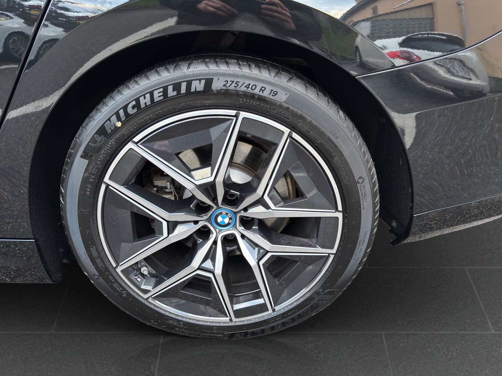 BMW 530e xDrive M Sport Steptronic-image-12