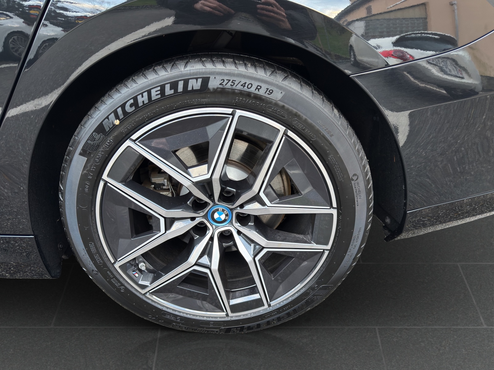 BMW 530e xDrive M Sport Steptronic-image-12