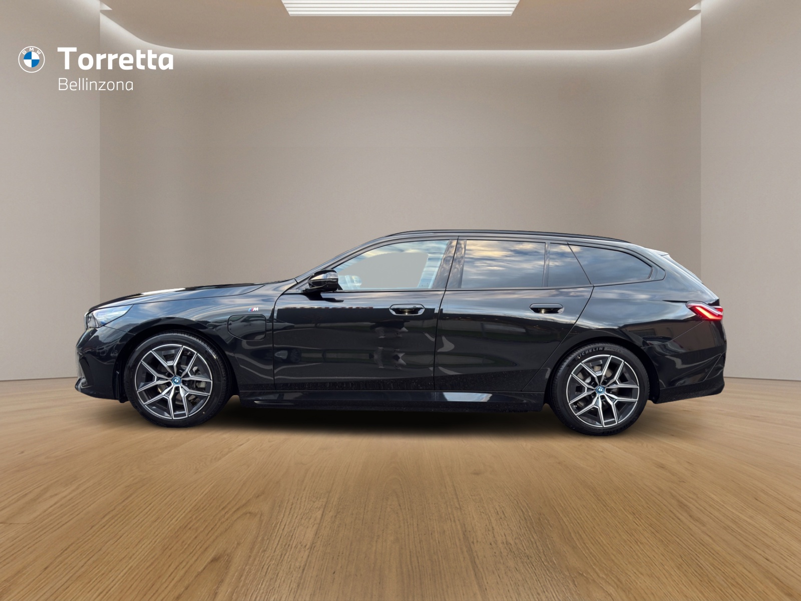 BMW 530e xDrive M Sport Steptronic-showroom-element-2