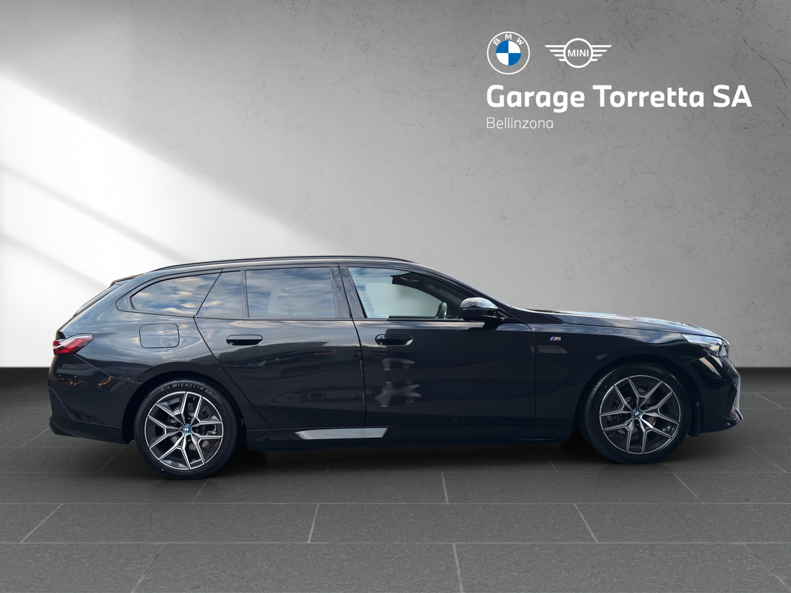 BMW 530e xDrive M Sport Steptronic-image-6