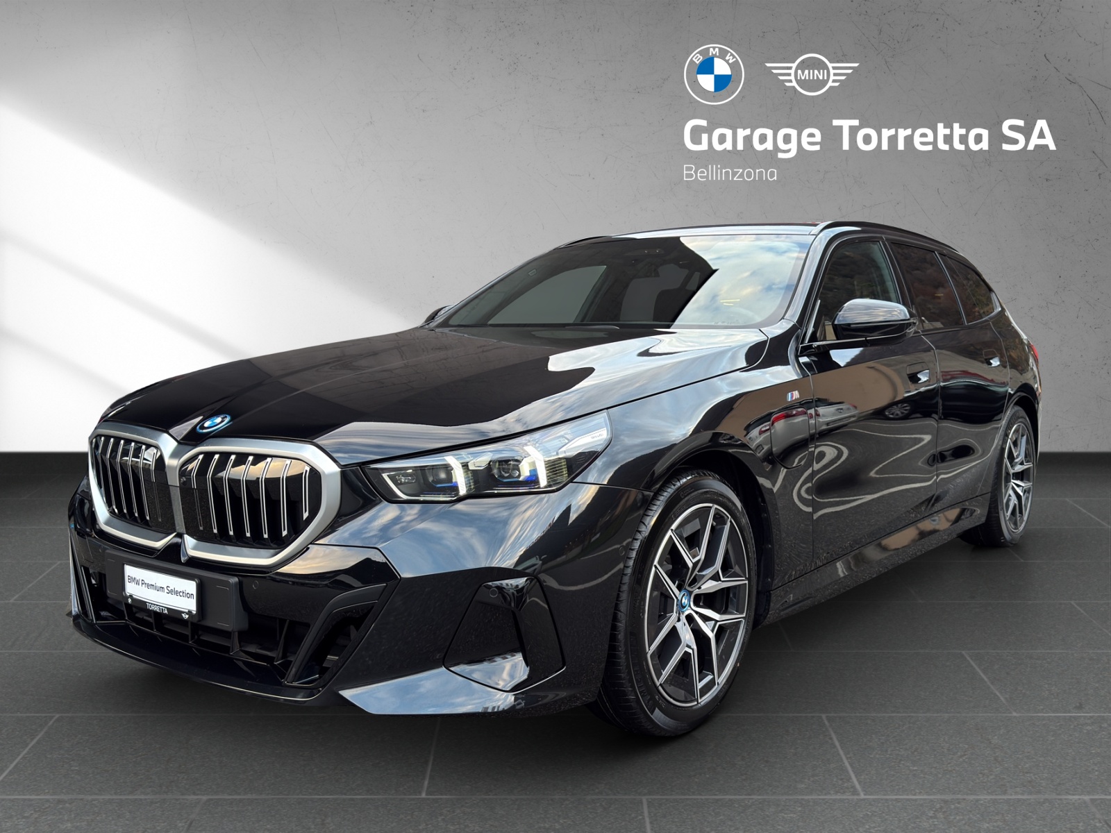 BMW 530e xDrive M Sport Steptronic-image-0