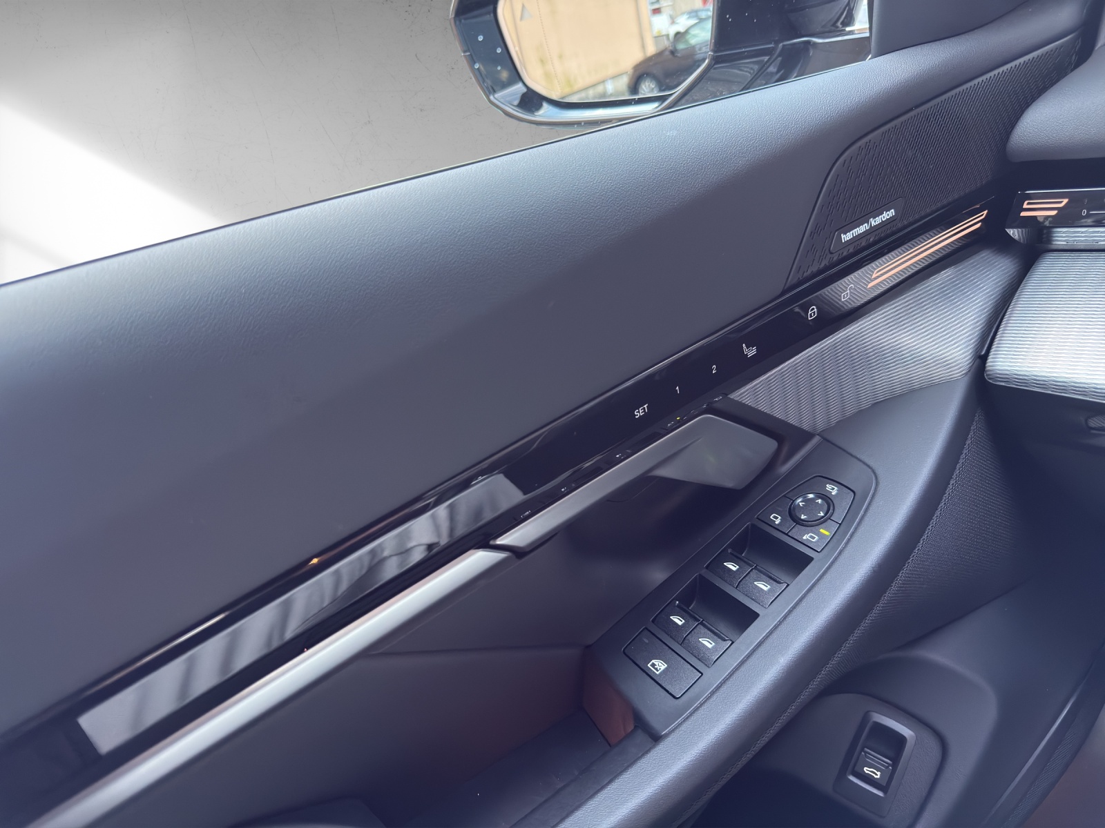 BMW 530e xDrive M Sport Steptronic-image-15