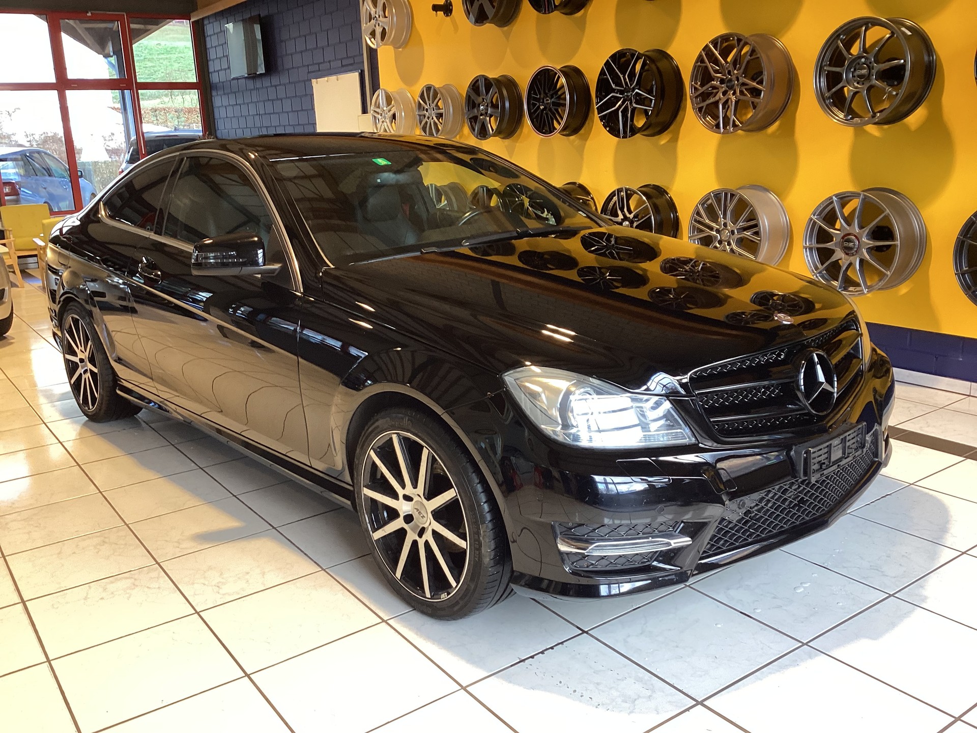 MERCEDES-BENZ C 180 Coupé !Frisch ab Service! Neue Bremsen vorne!-image-2