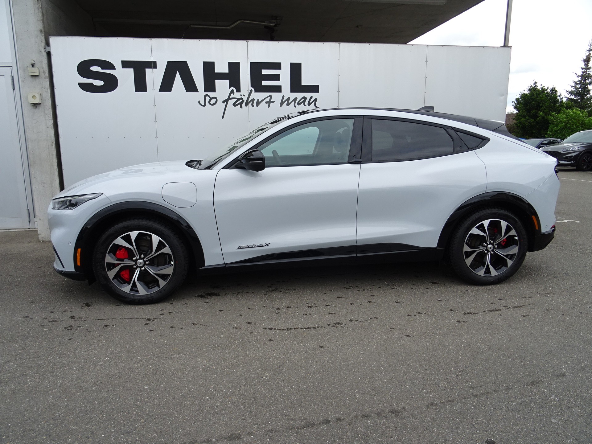 FORD Mustang Mach-E Extended AWD-image-1